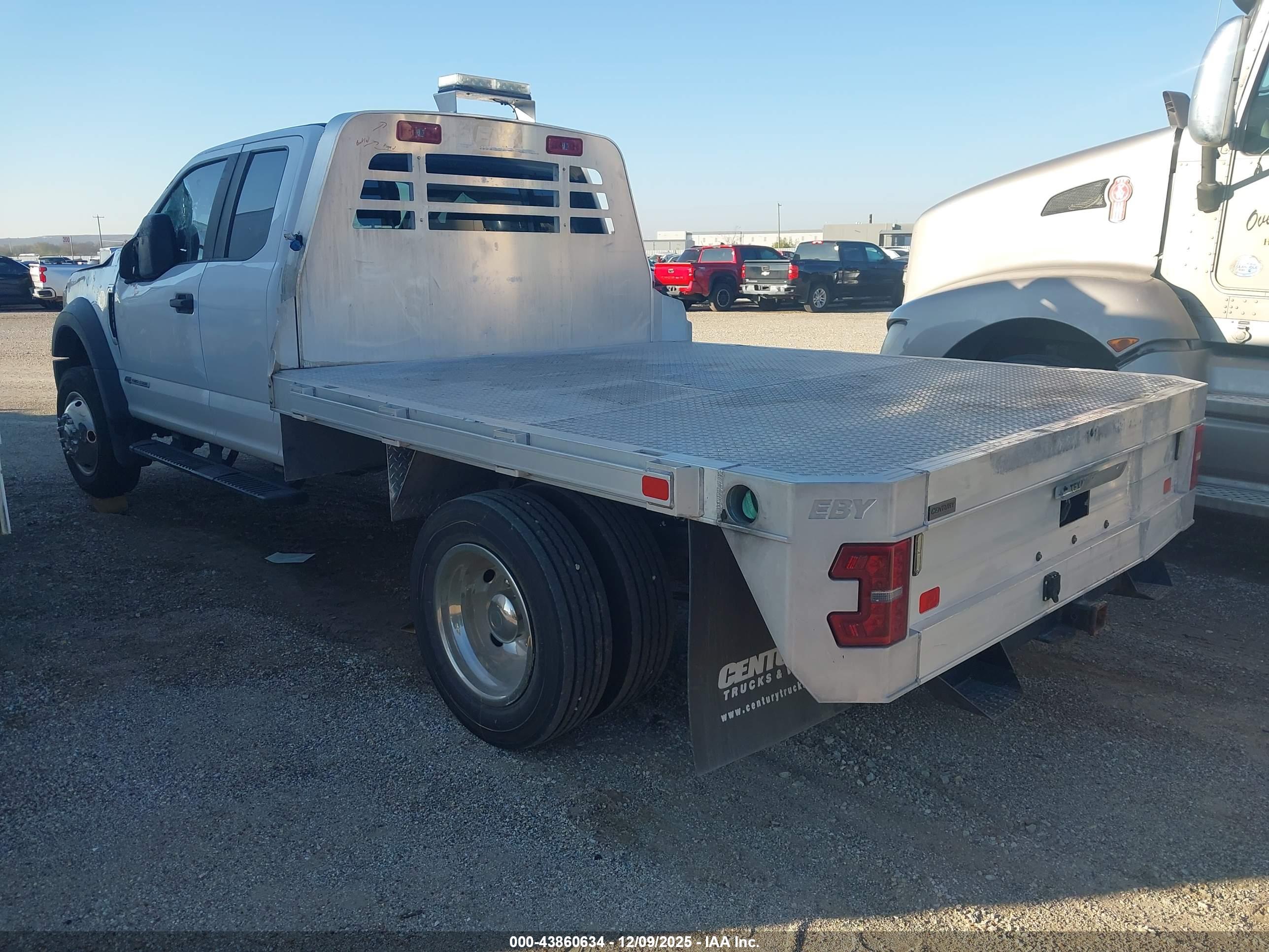 FORD F-550 image 3