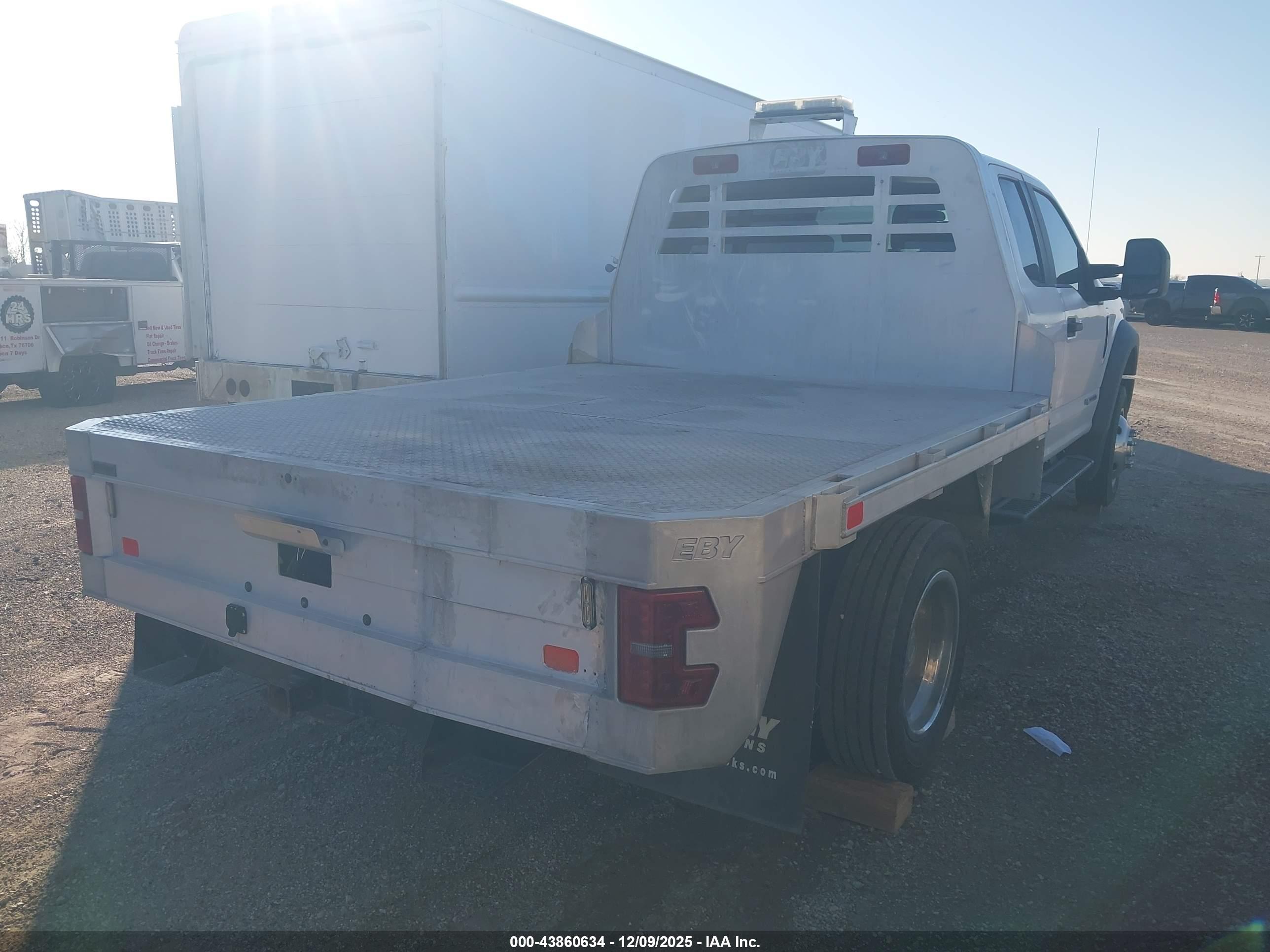 FORD F-550 image 4