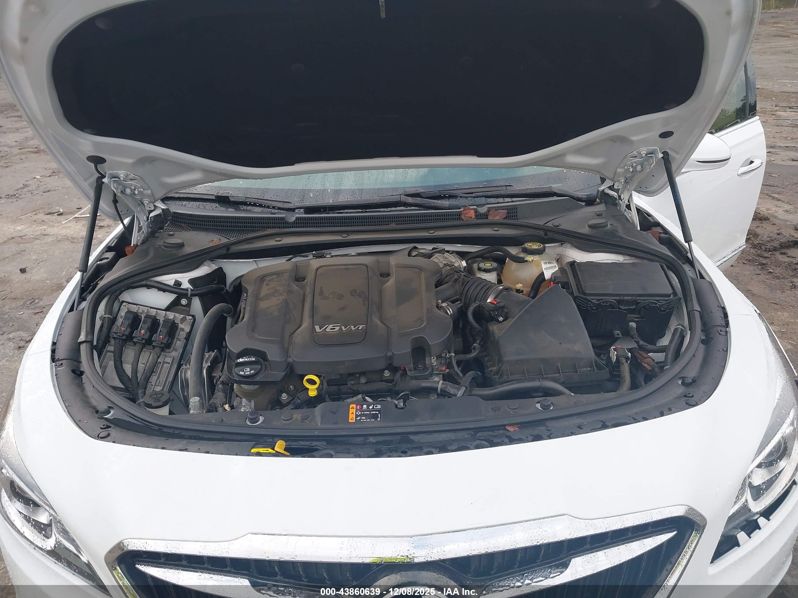 BUICK LACROSSE image 10