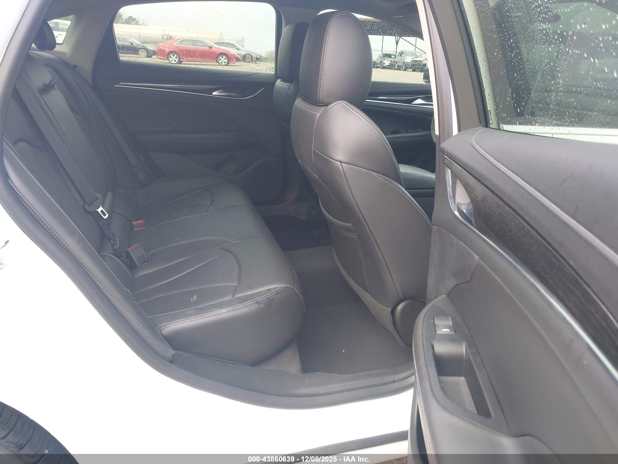 BUICK LACROSSE image 8