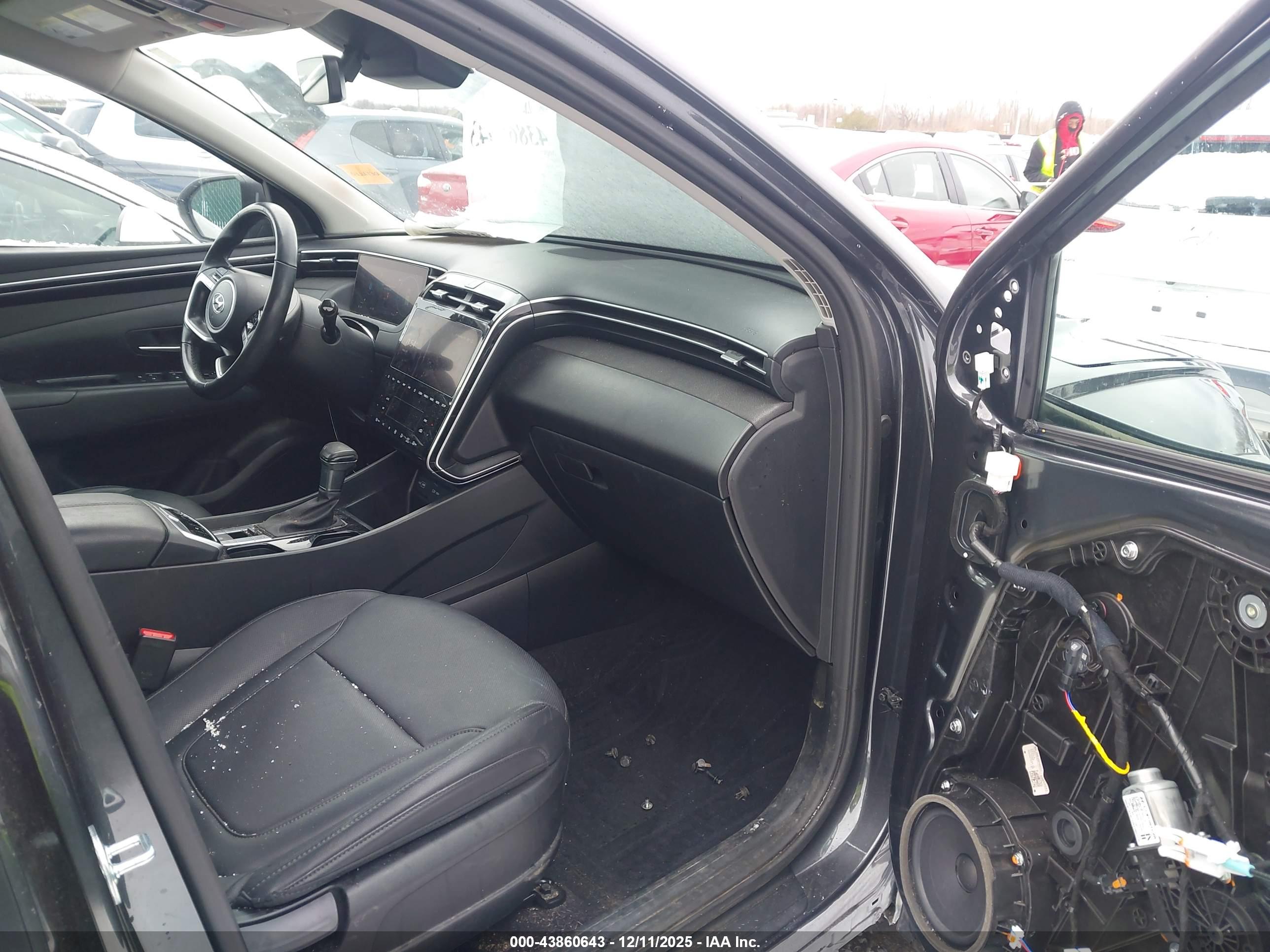 HYUNDAI TUCSON image 5