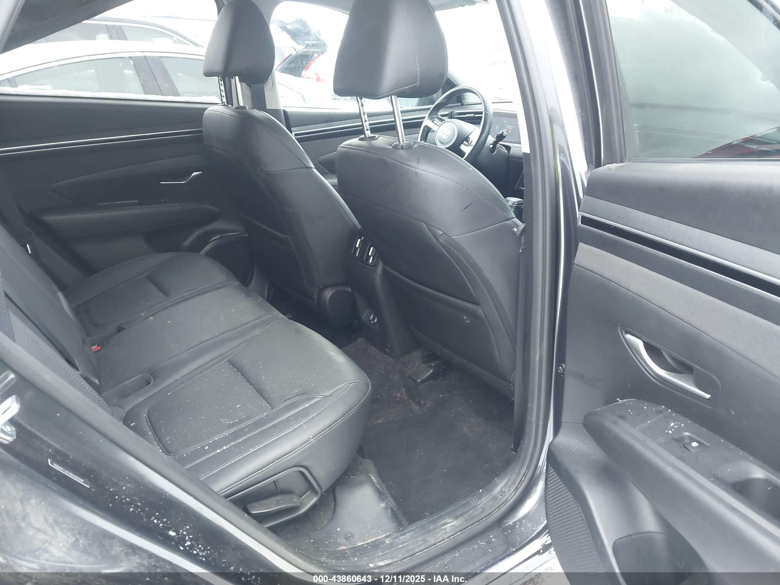 HYUNDAI TUCSON image 8