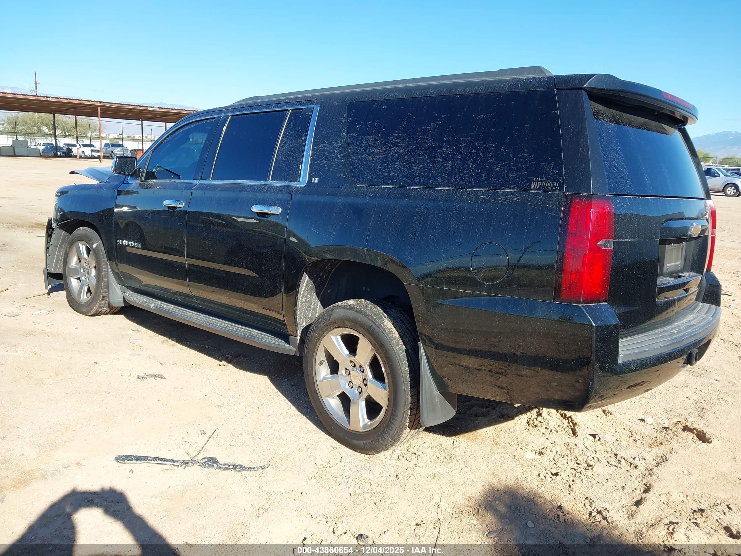 CHEVROLET SUBURBAN image 3