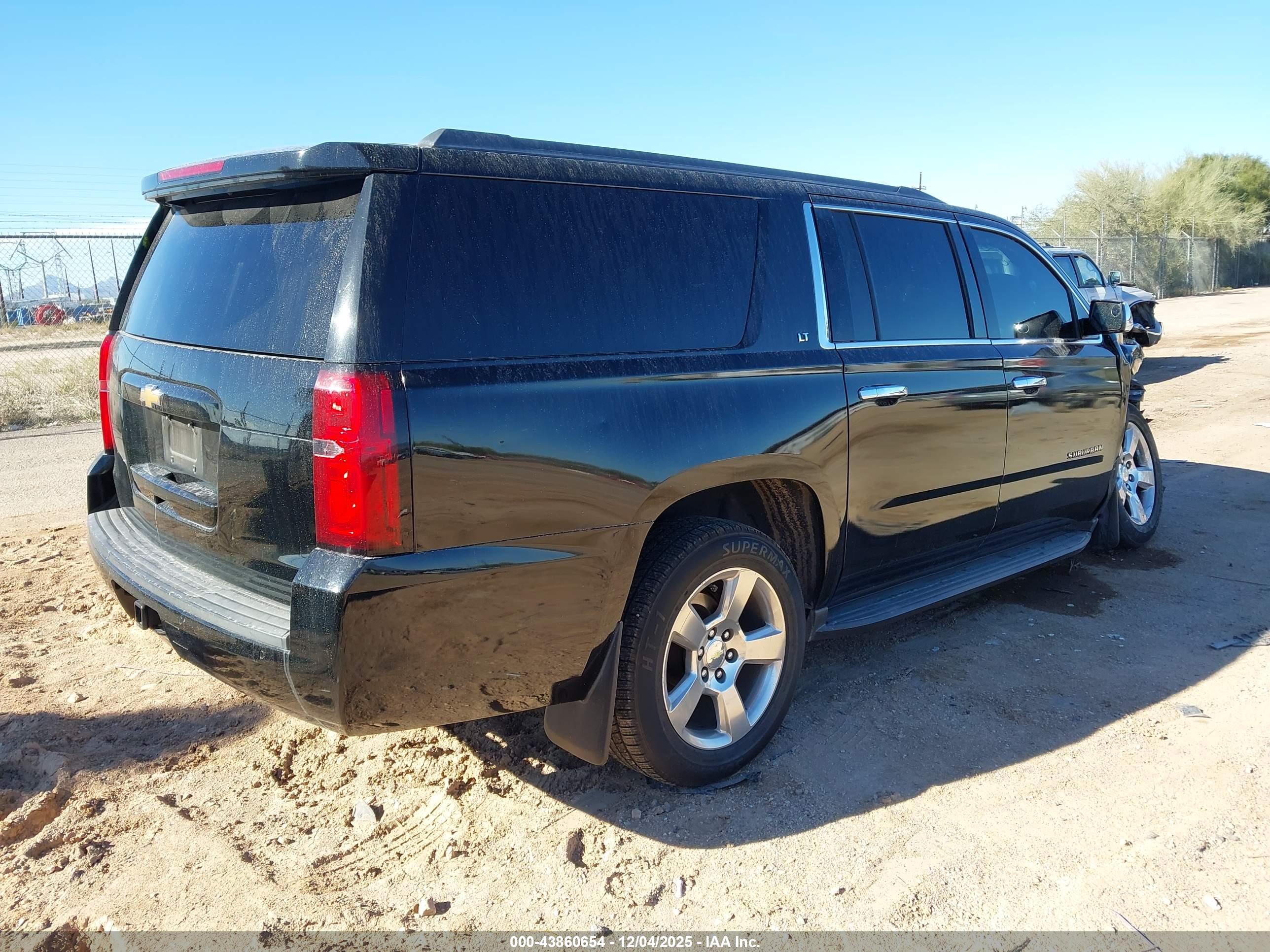 CHEVROLET SUBURBAN image 4