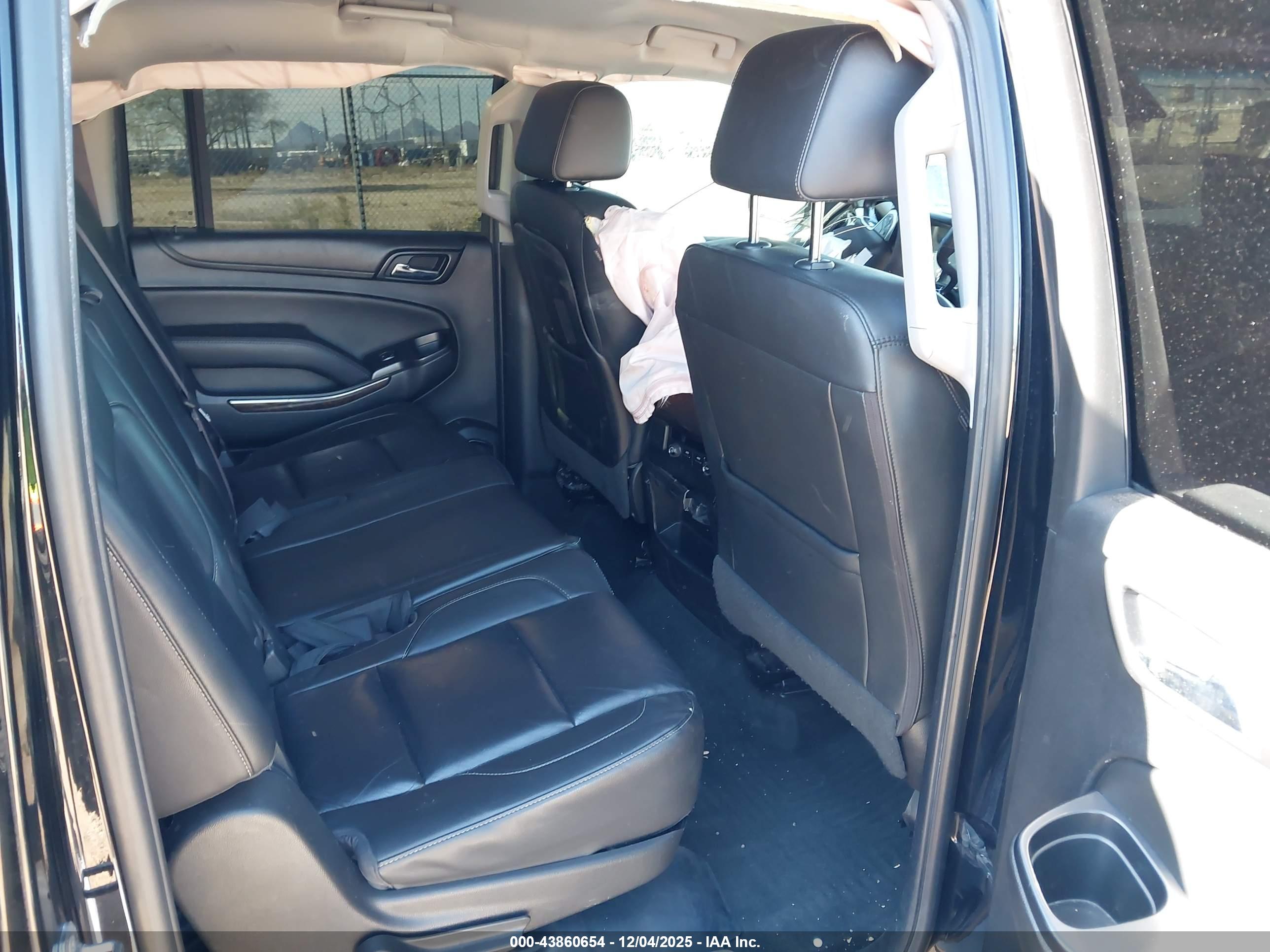 CHEVROLET SUBURBAN image 8