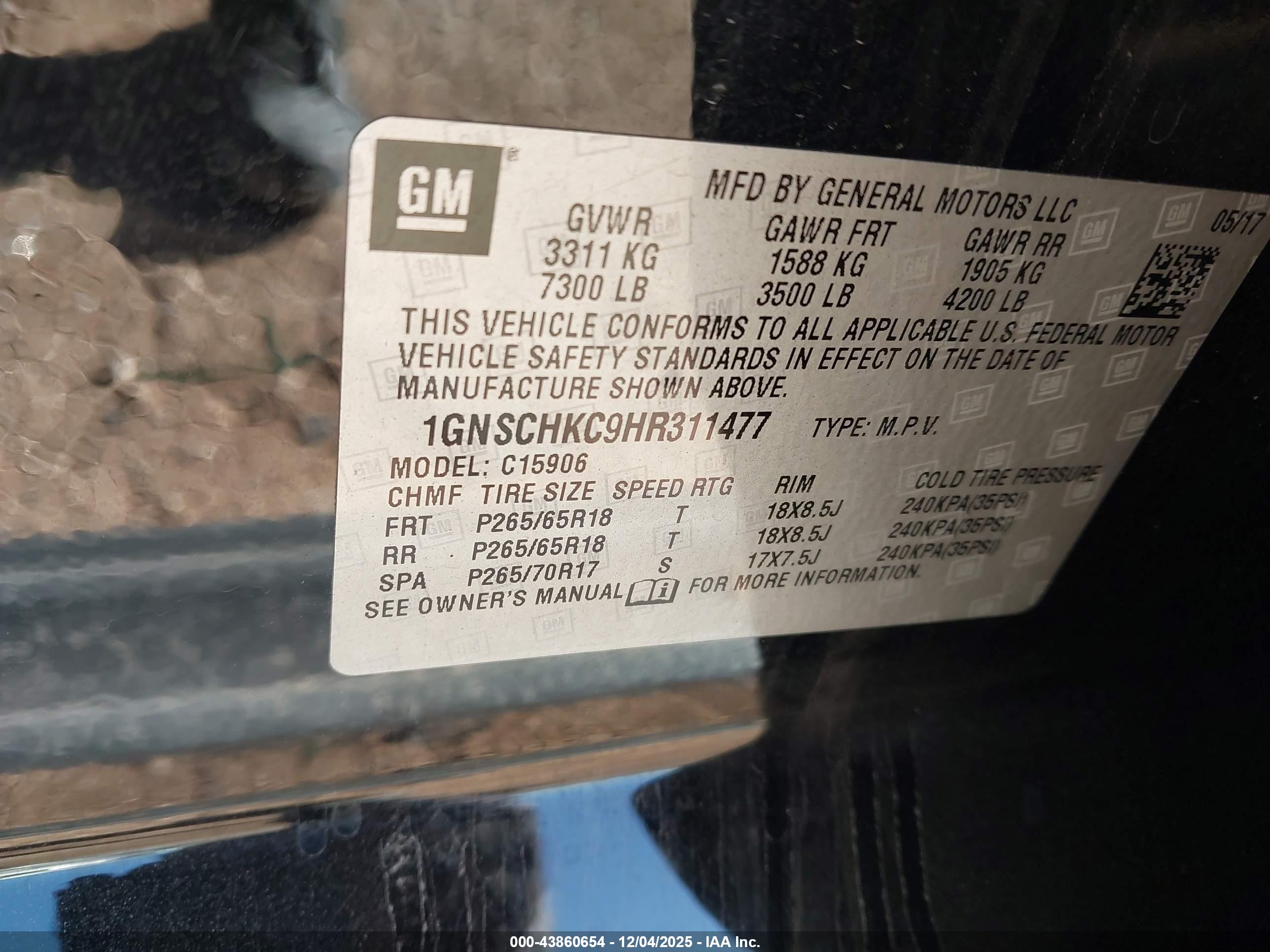 CHEVROLET SUBURBAN image 9
