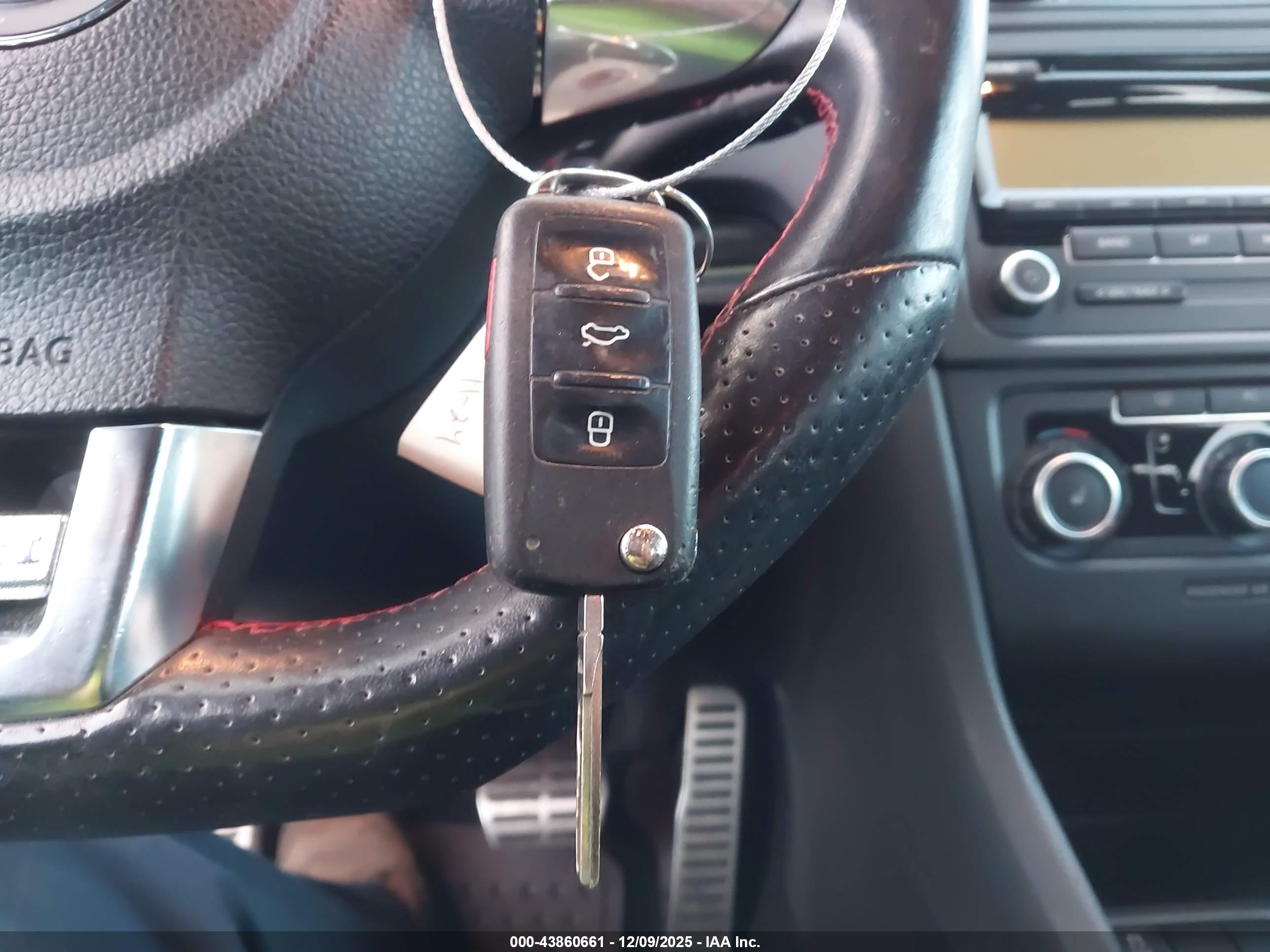 VOLKSWAGEN GTI image 11