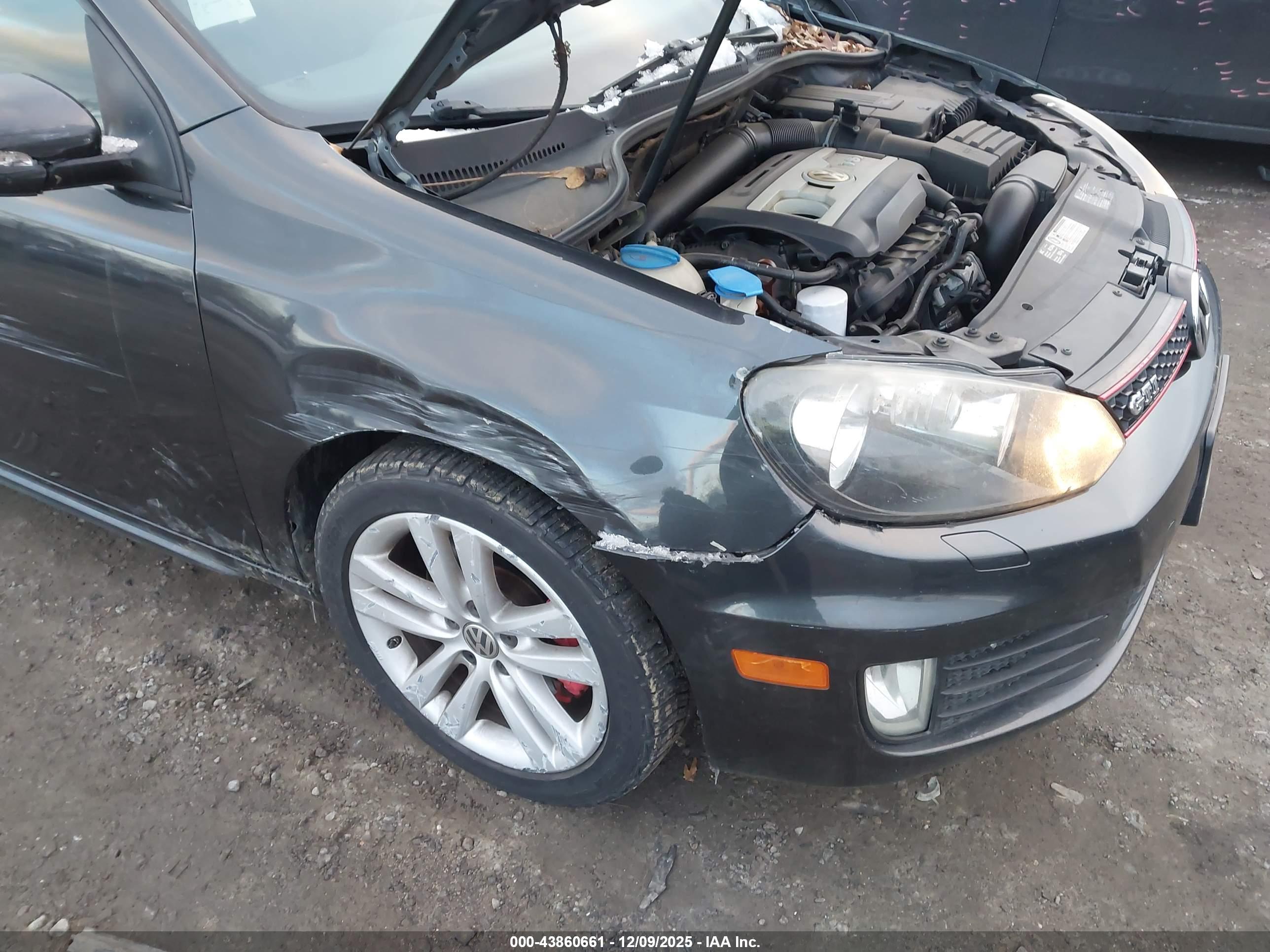 VOLKSWAGEN GTI image 6