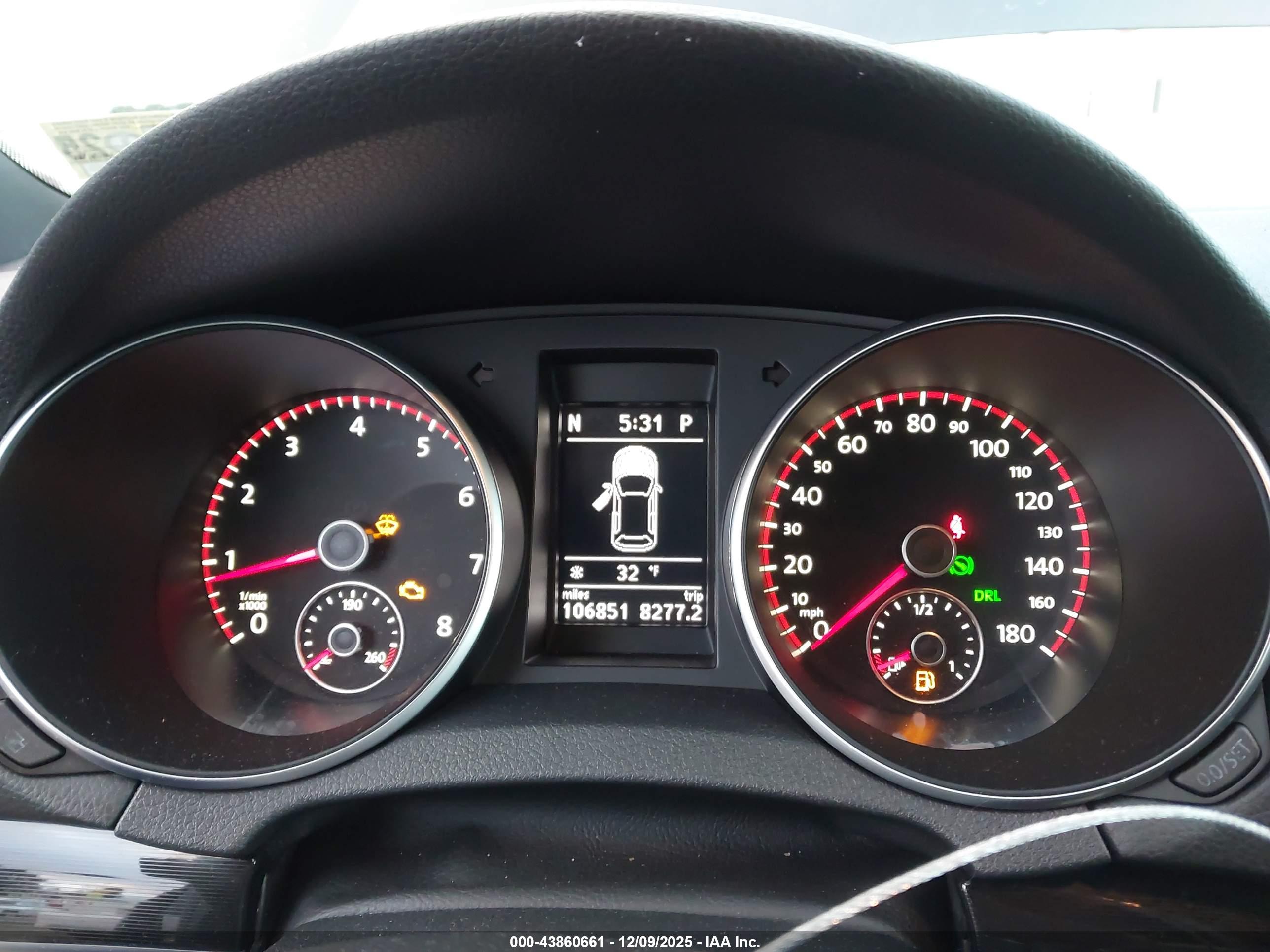 VOLKSWAGEN GTI image 7