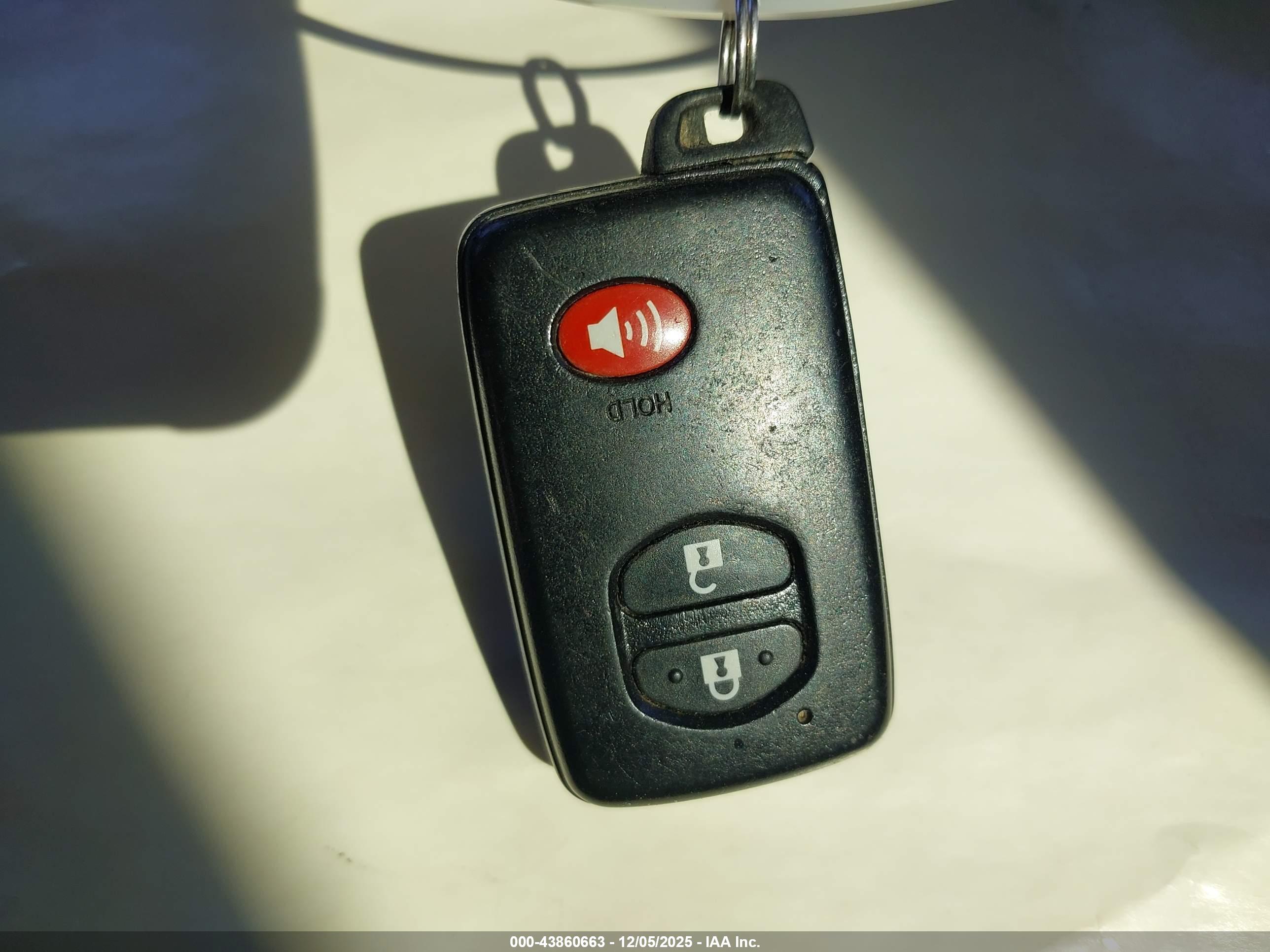 TOYOTA PRIUS image 11