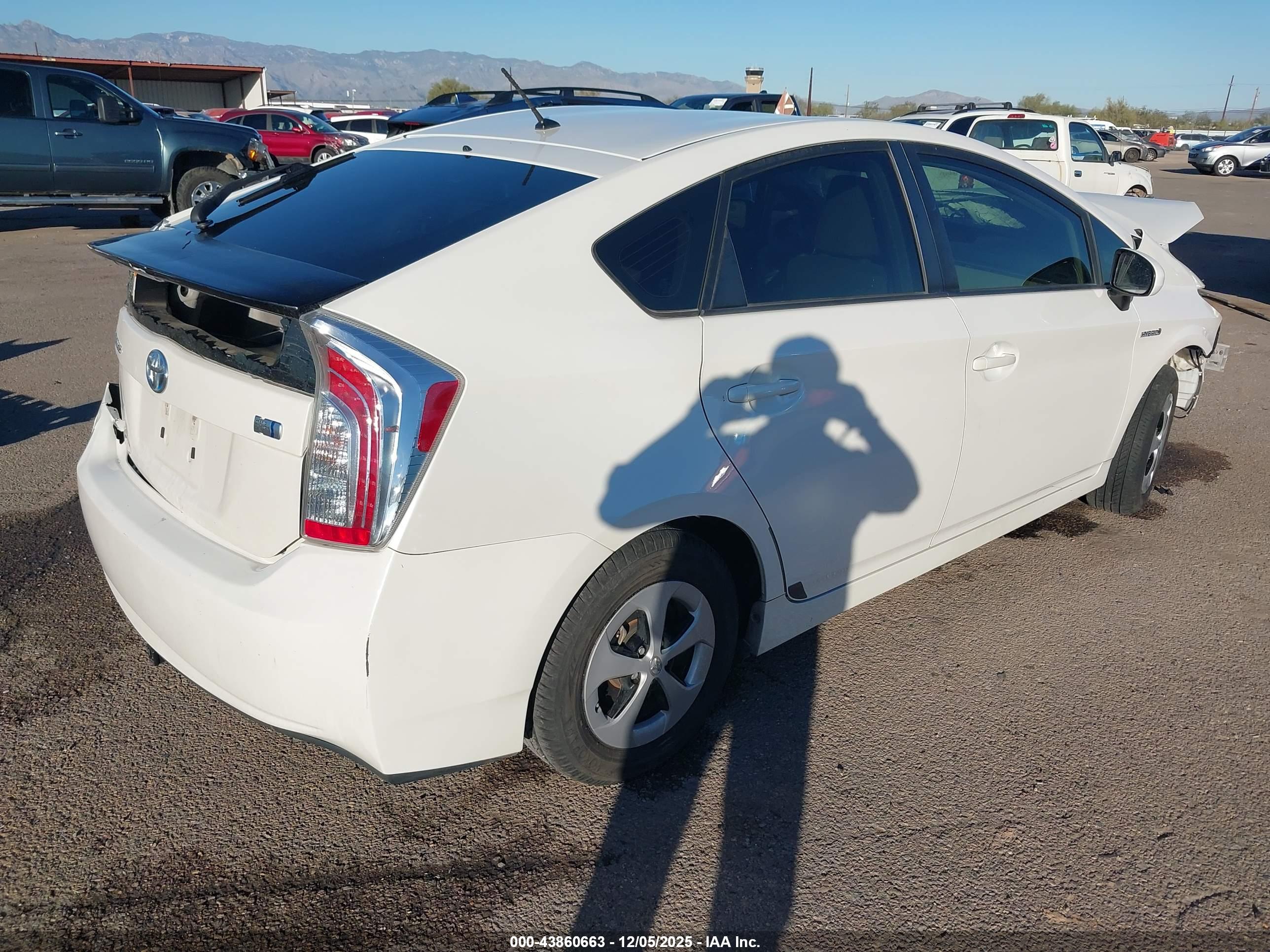 TOYOTA PRIUS image 4