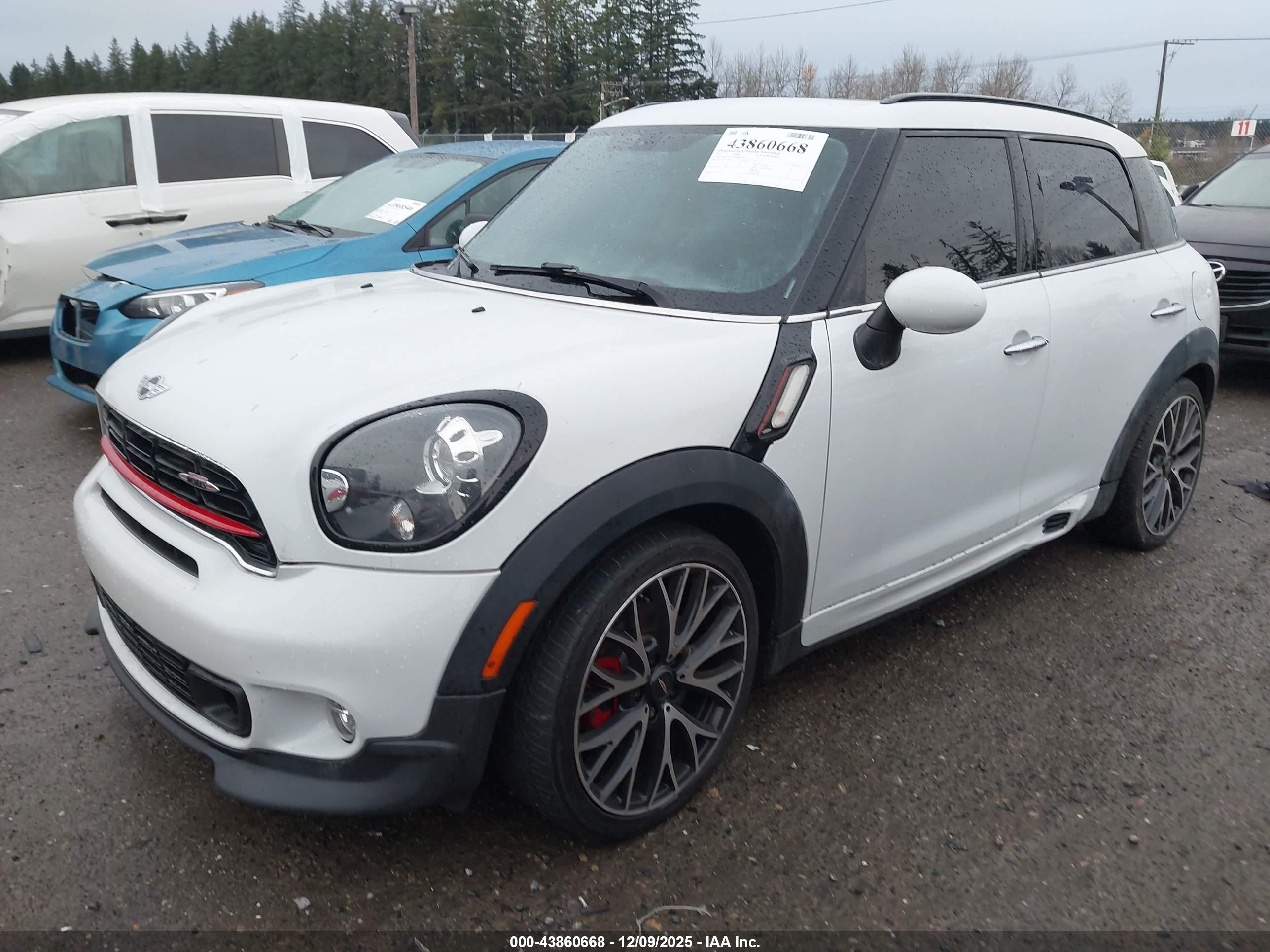 MINI COUNTRYMAN image 2
