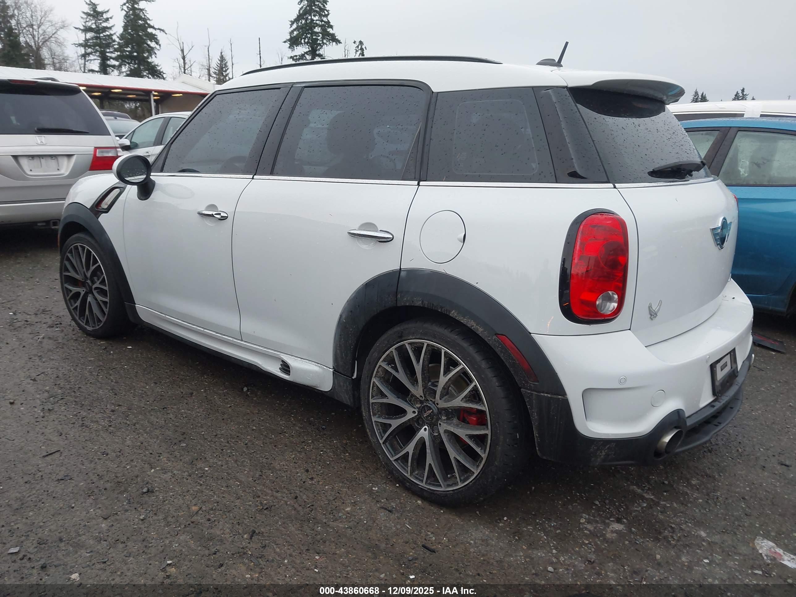 MINI COUNTRYMAN image 3