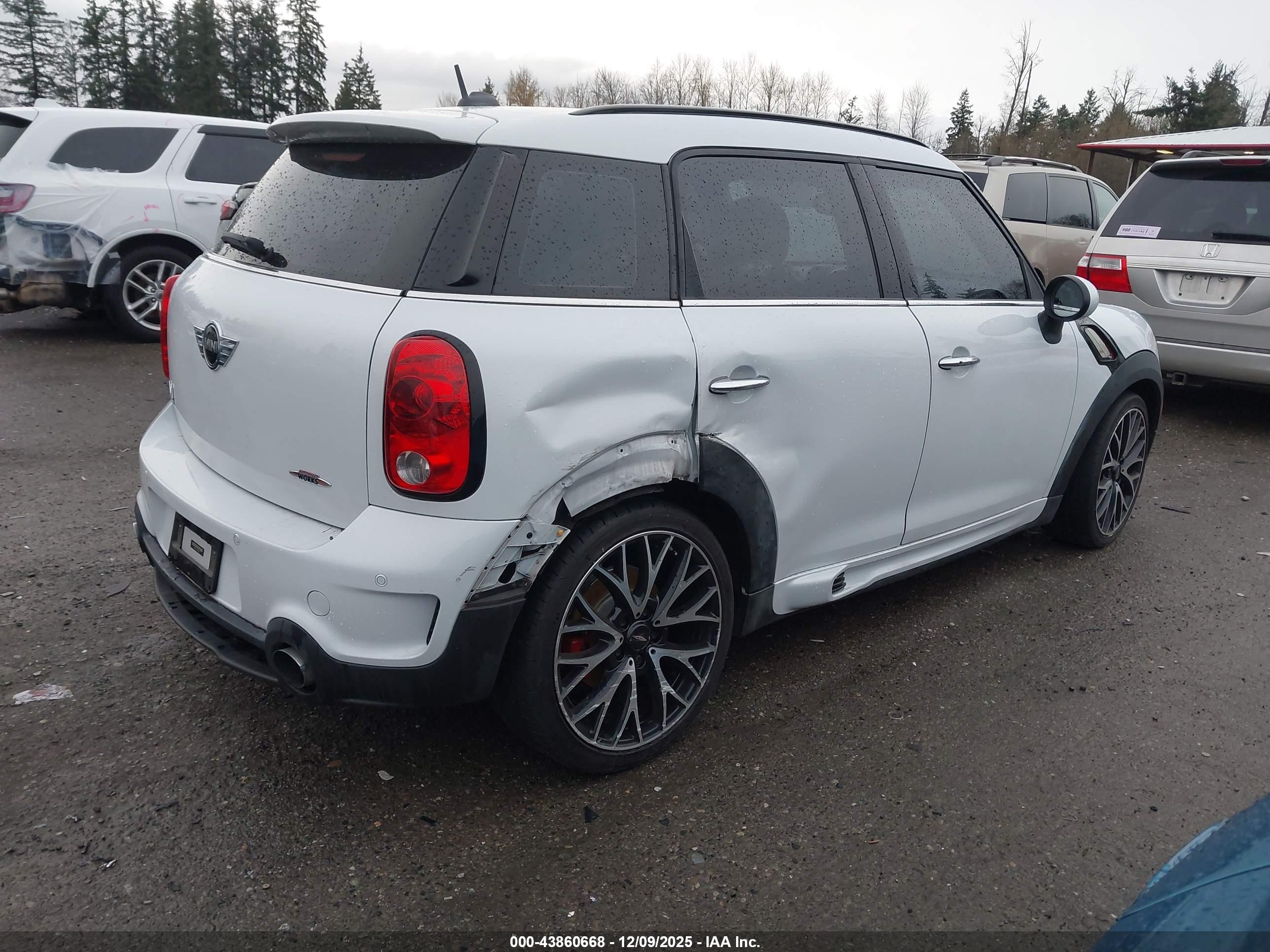 MINI COUNTRYMAN image 4