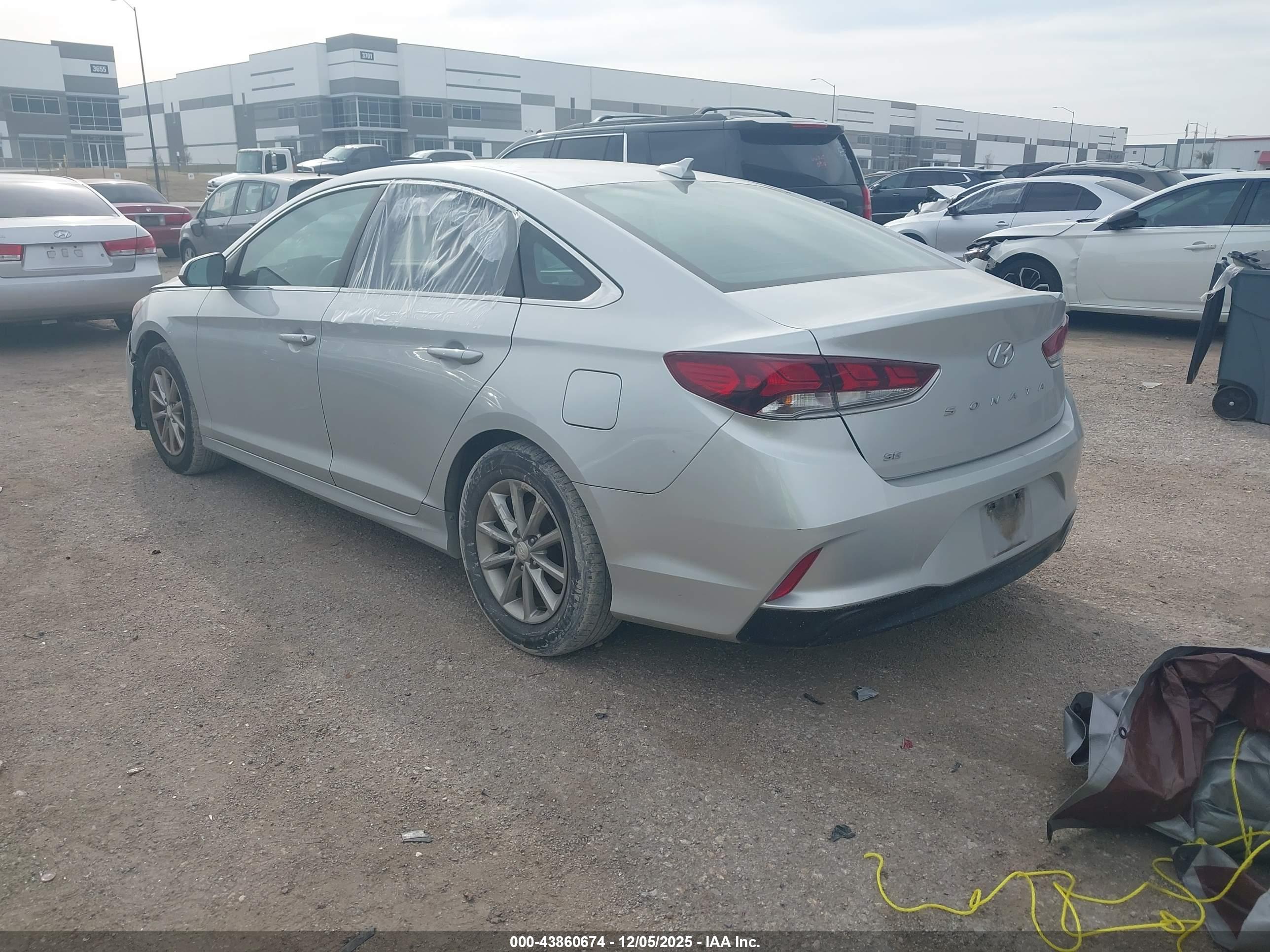HYUNDAI SONATA image 3