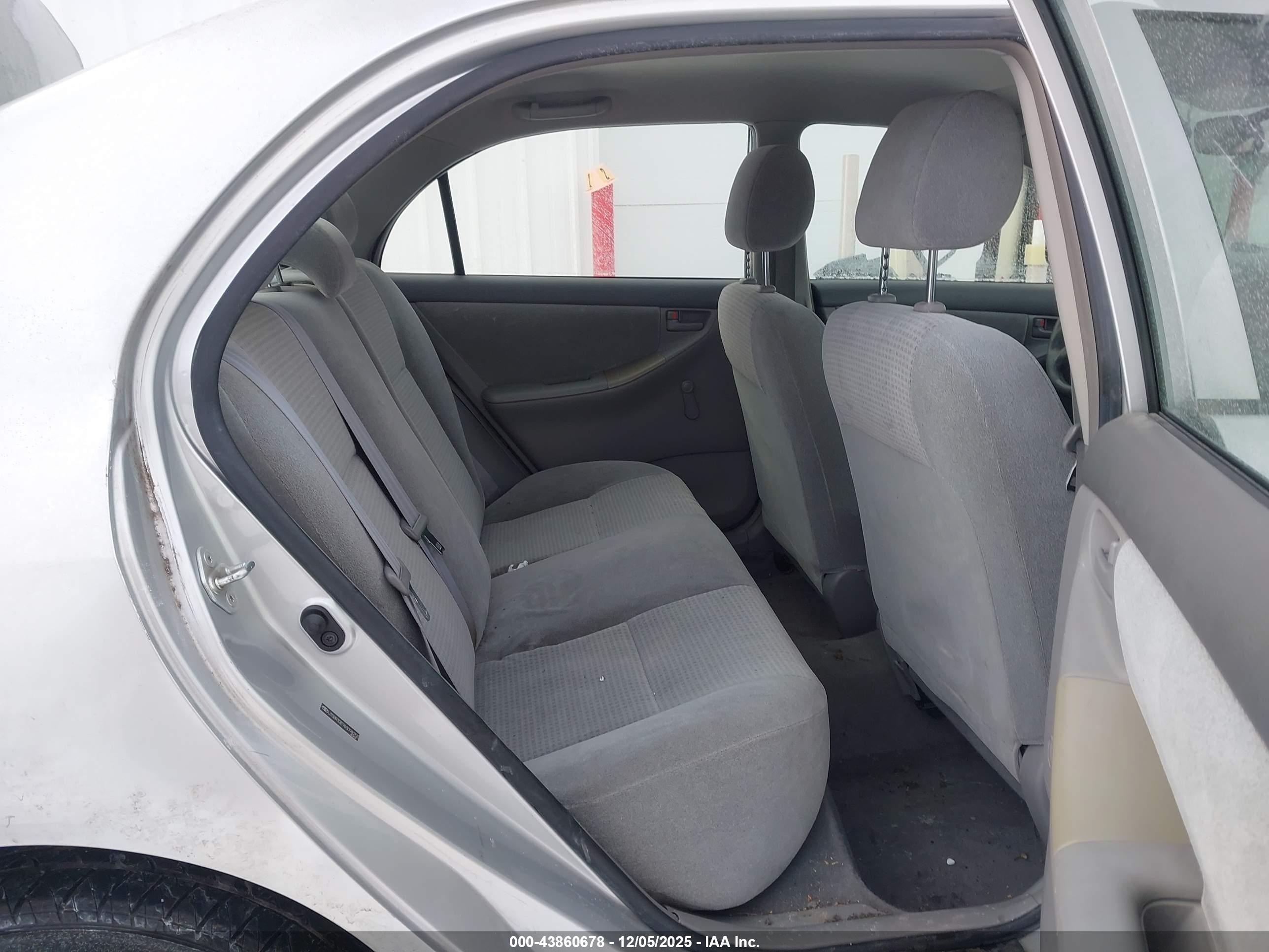 TOYOTA COROLLA image 8