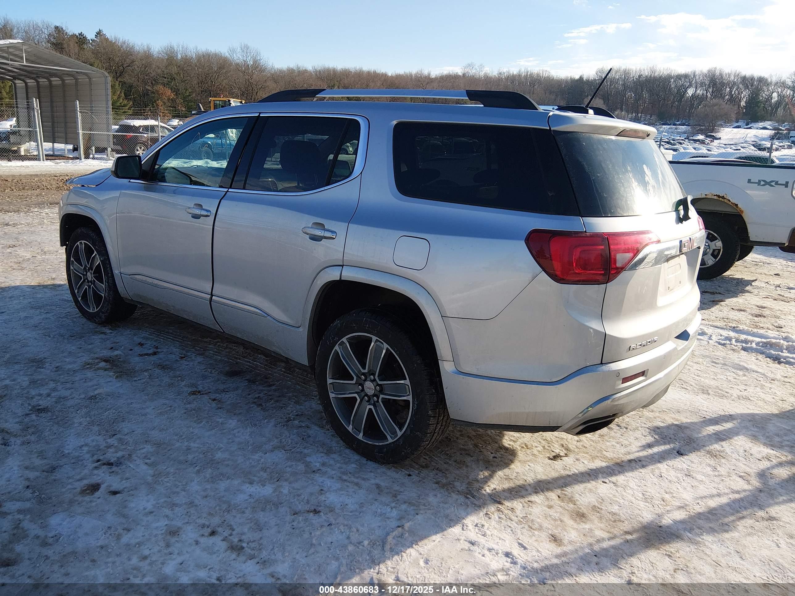 GMC ACADIA image 3