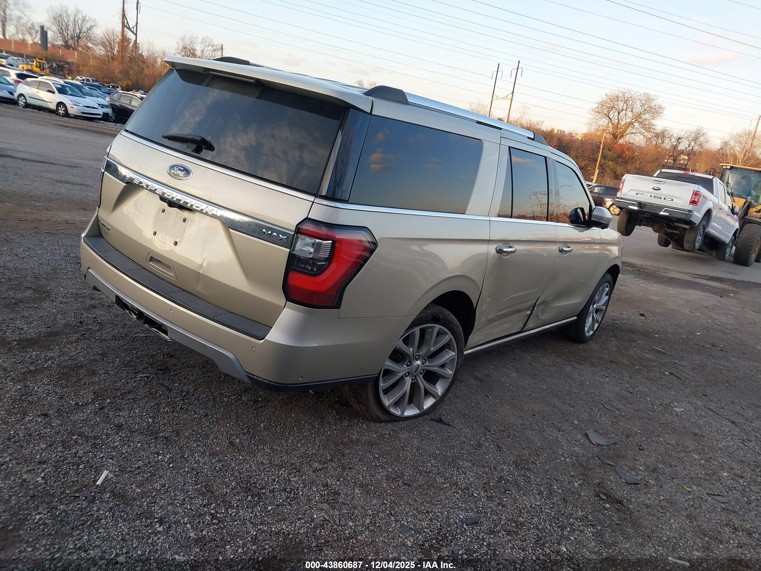FORD EXPEDITION image 4