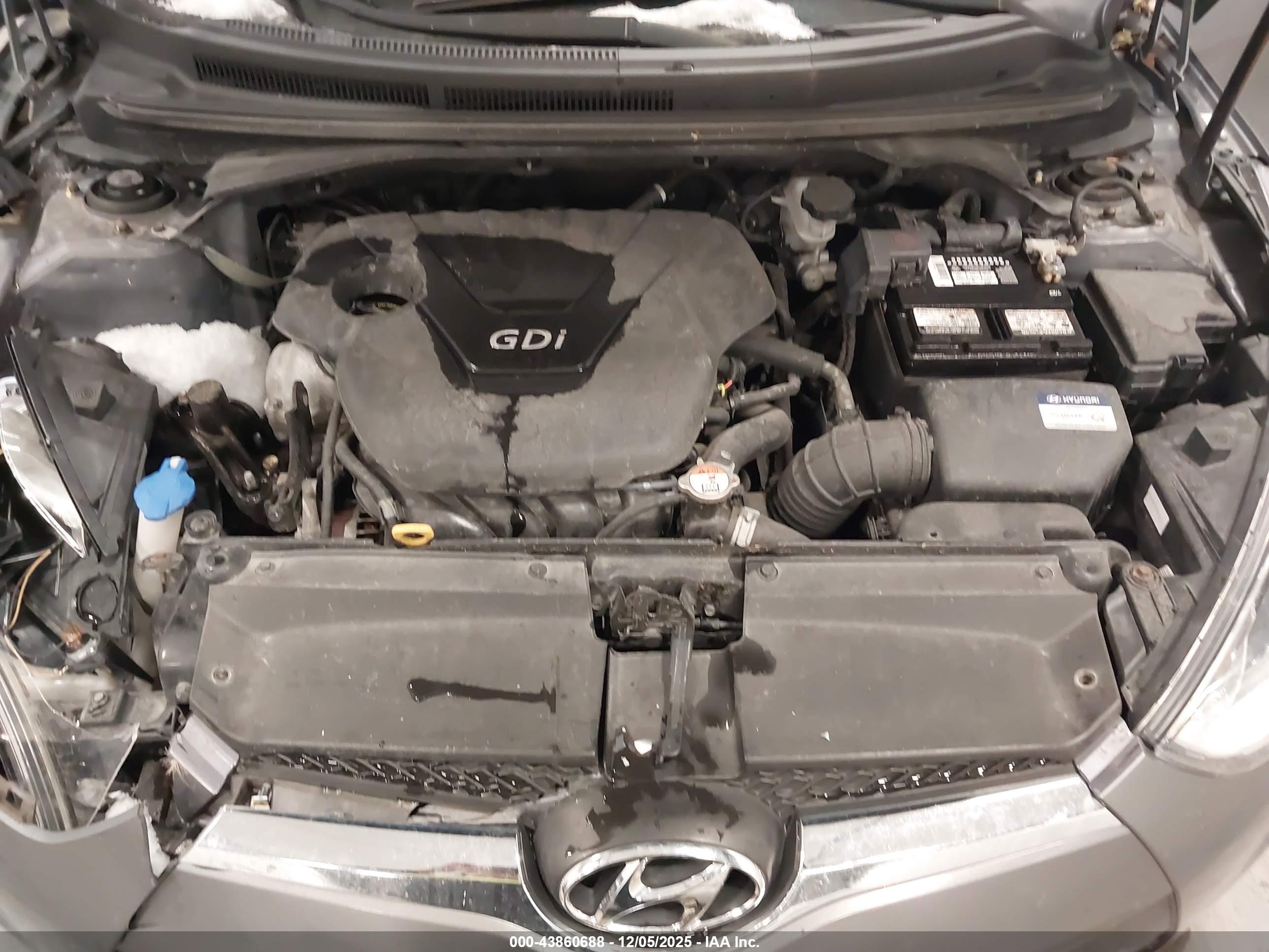 HYUNDAI VELOSTER image 10