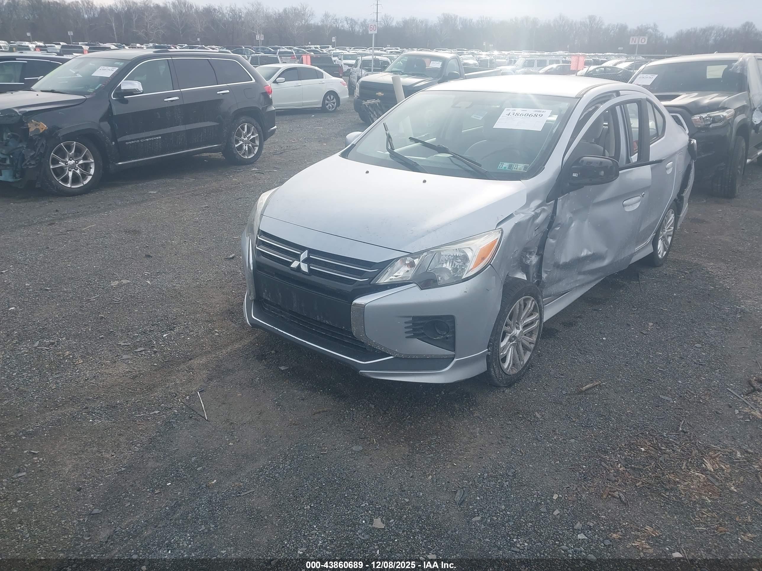 MITSUBISHI MIRAGE image 2