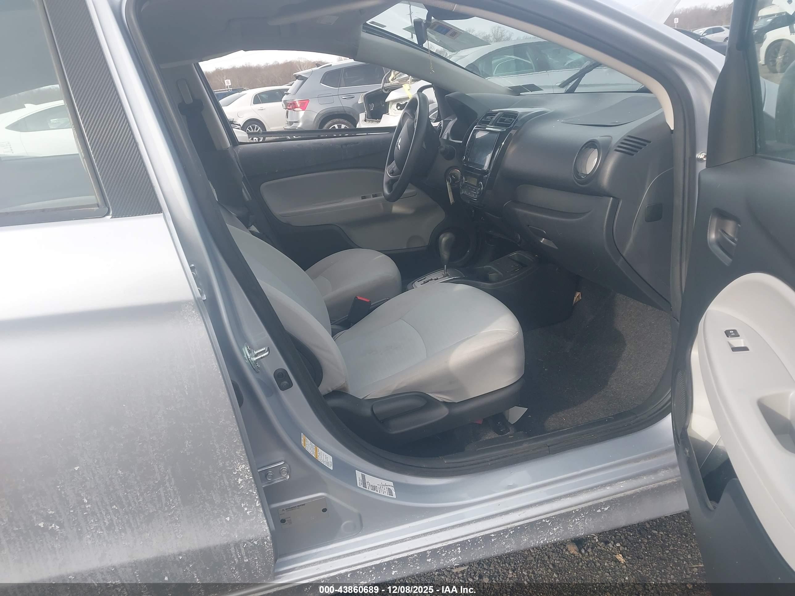 MITSUBISHI MIRAGE image 5