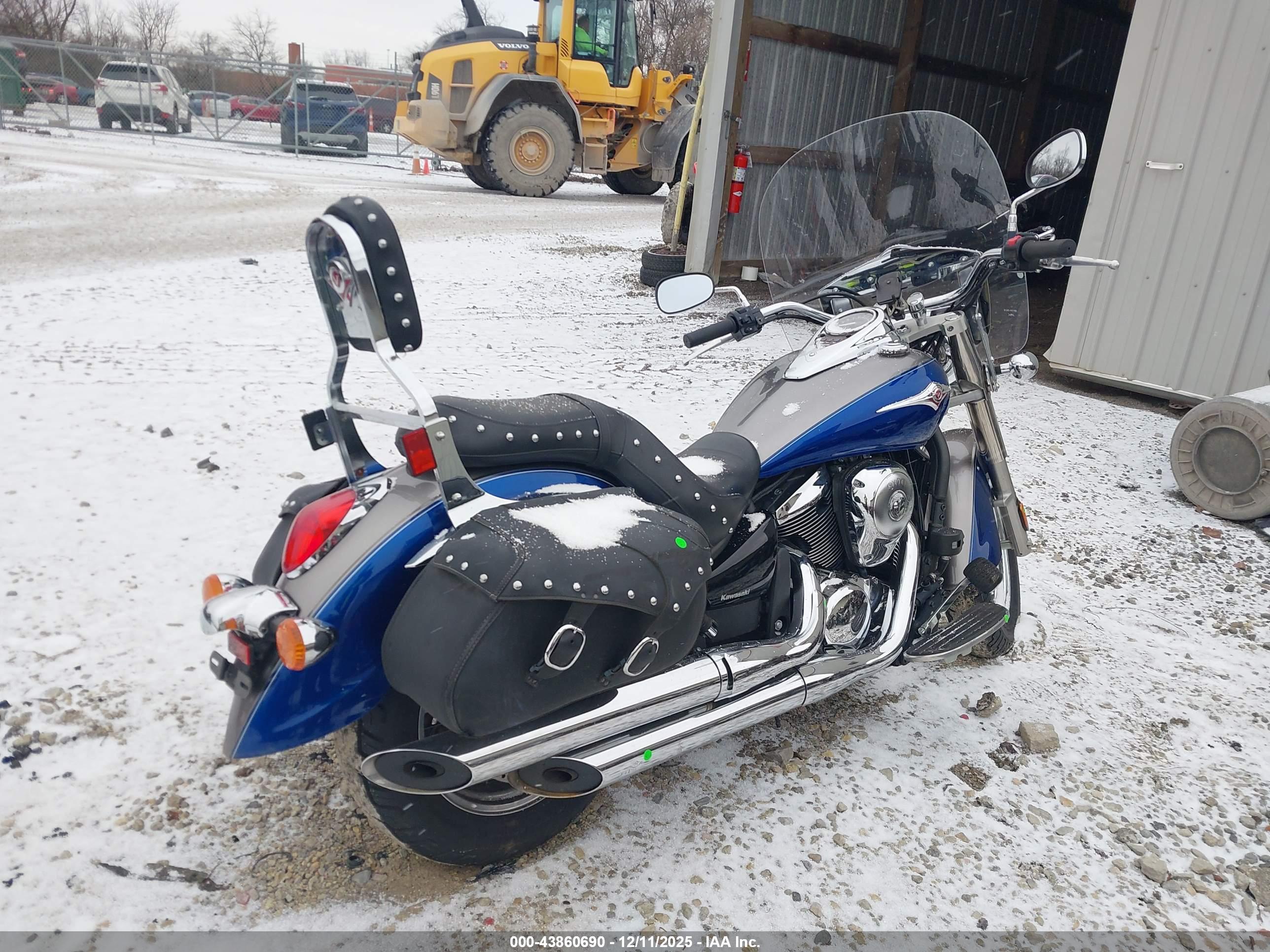 KAWASAKI VN900 image 4