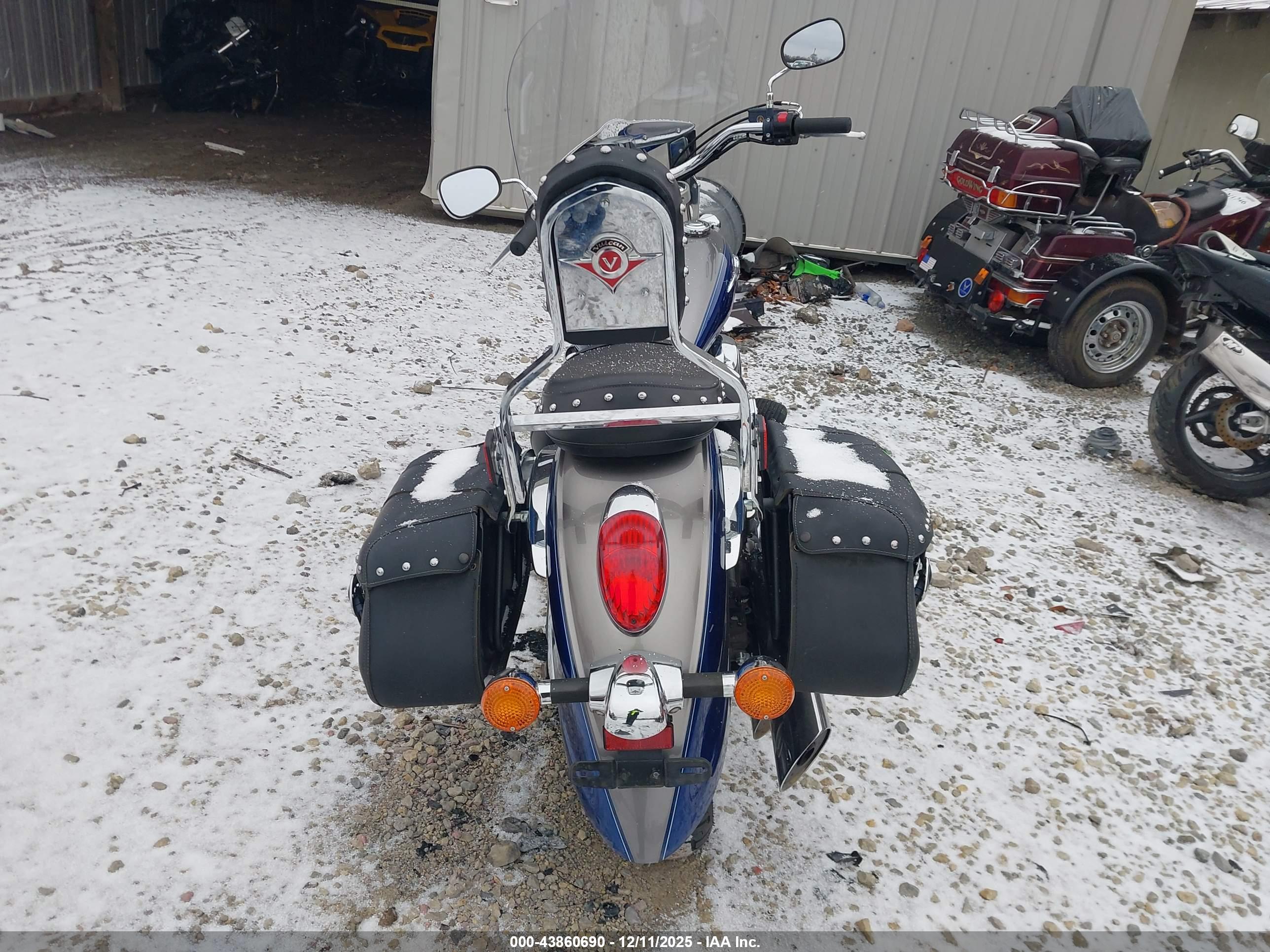 KAWASAKI VN900 image 6