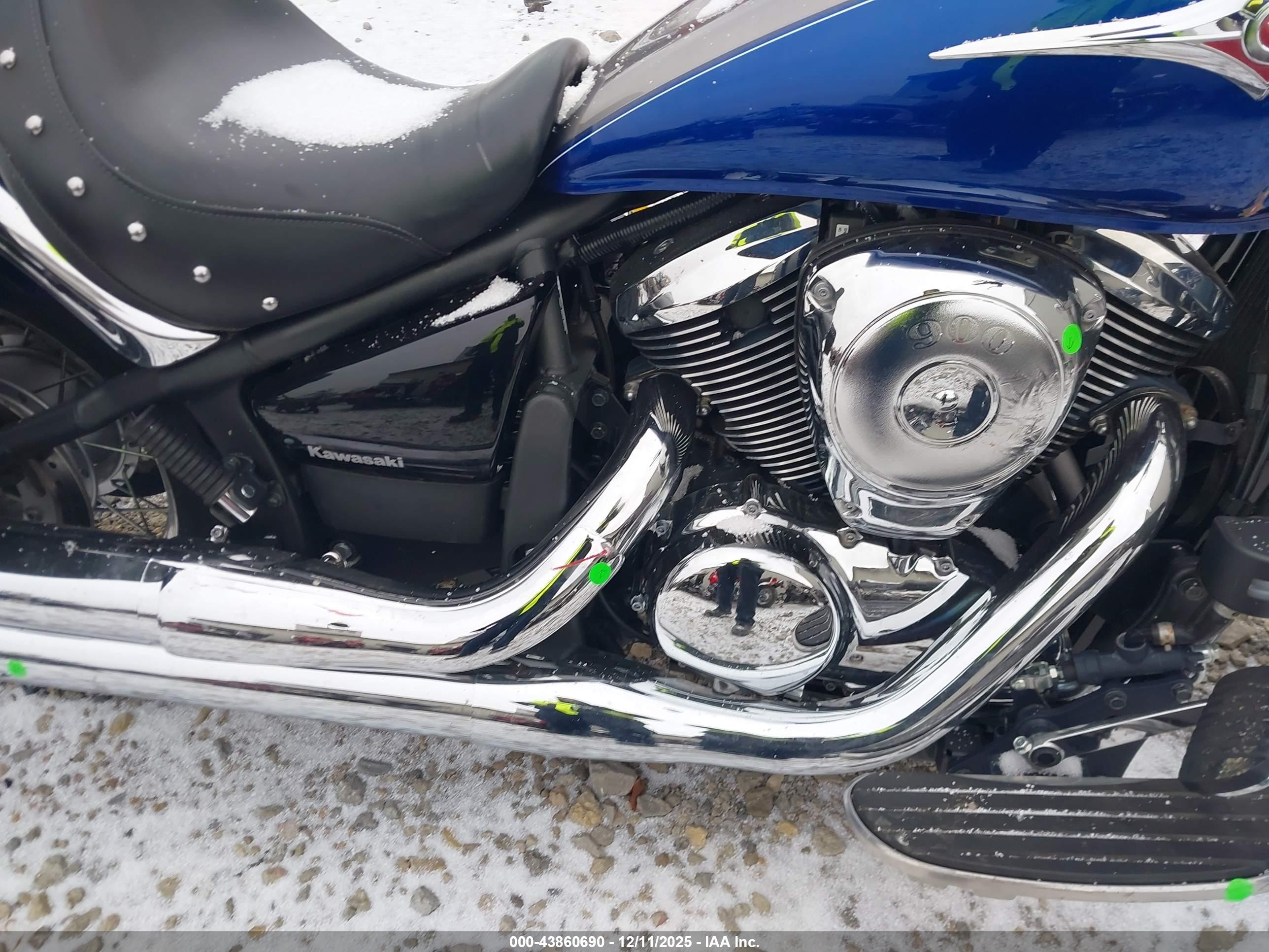 KAWASAKI VN900 image 8