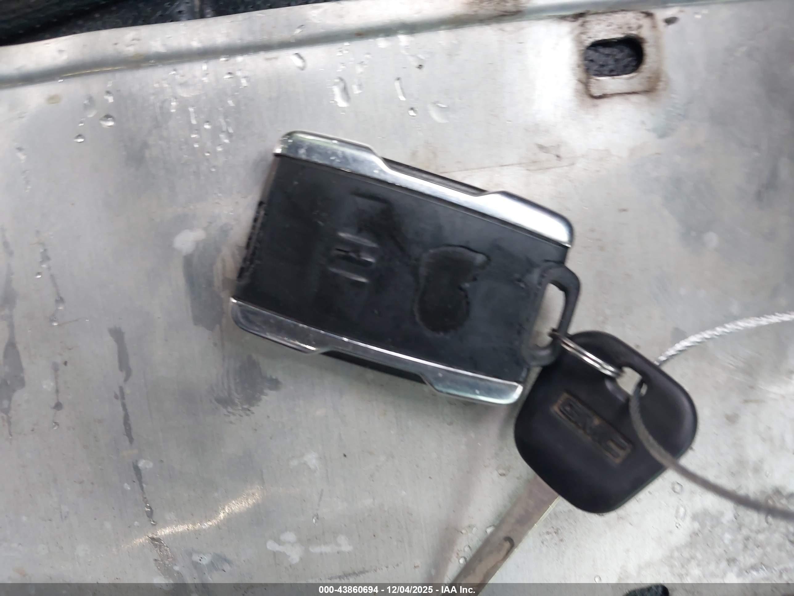GMC SIERRA image 11
