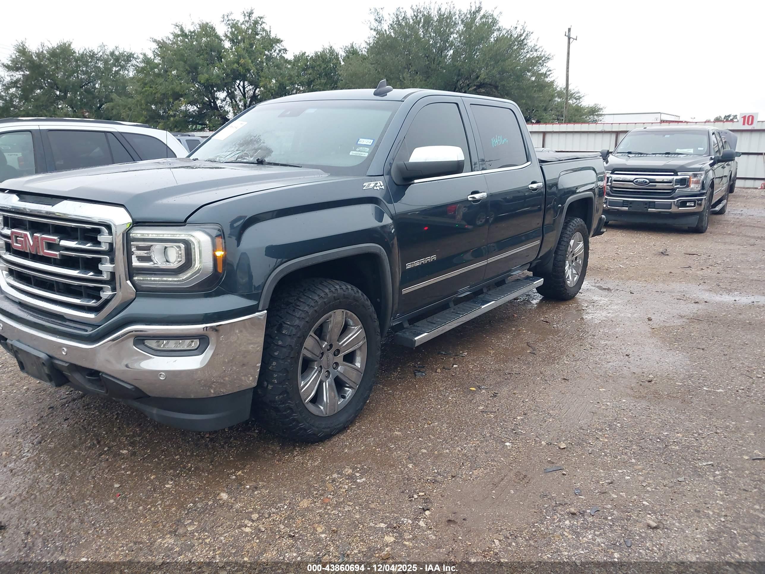 GMC SIERRA image 2