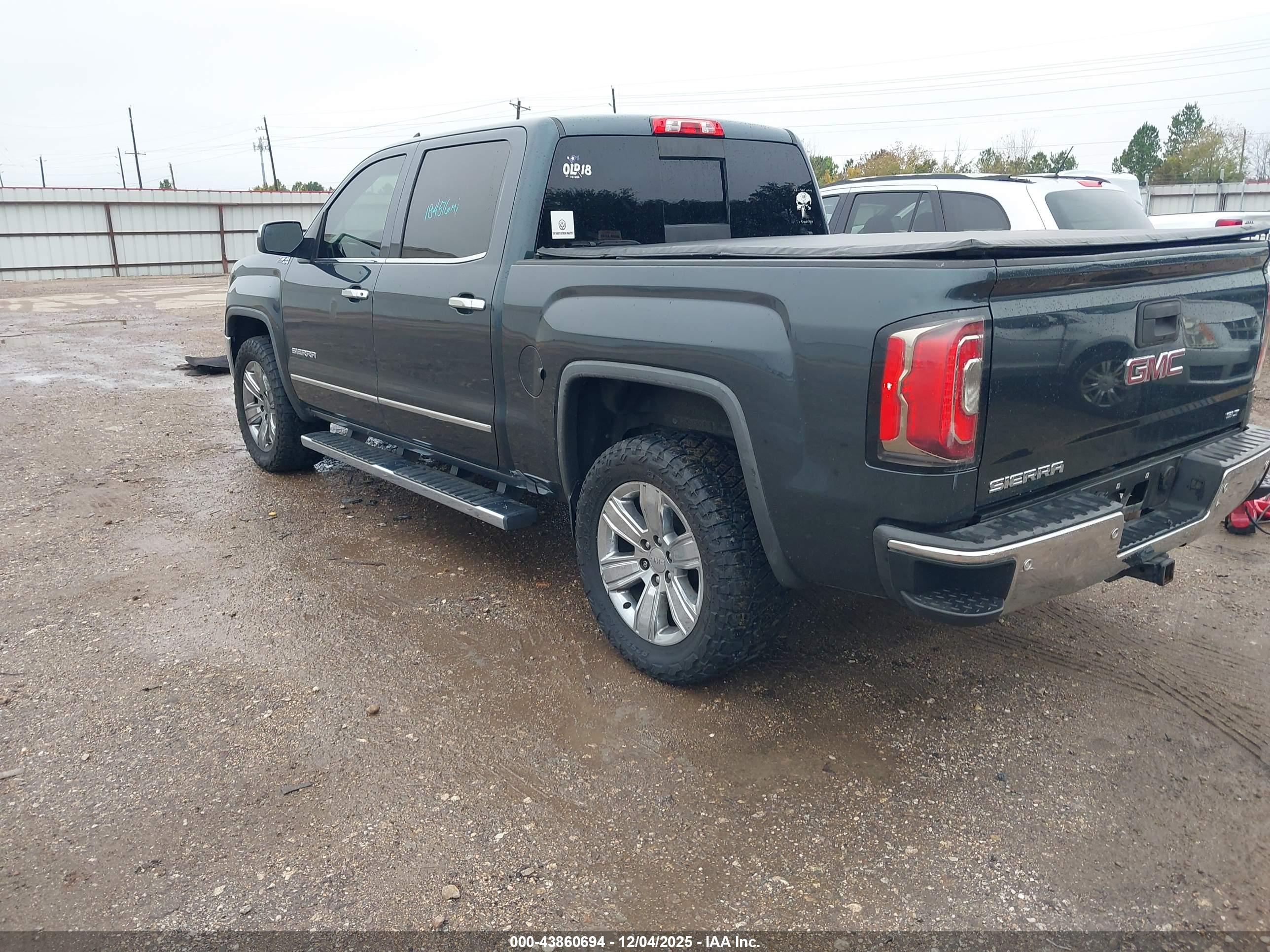 GMC SIERRA image 3