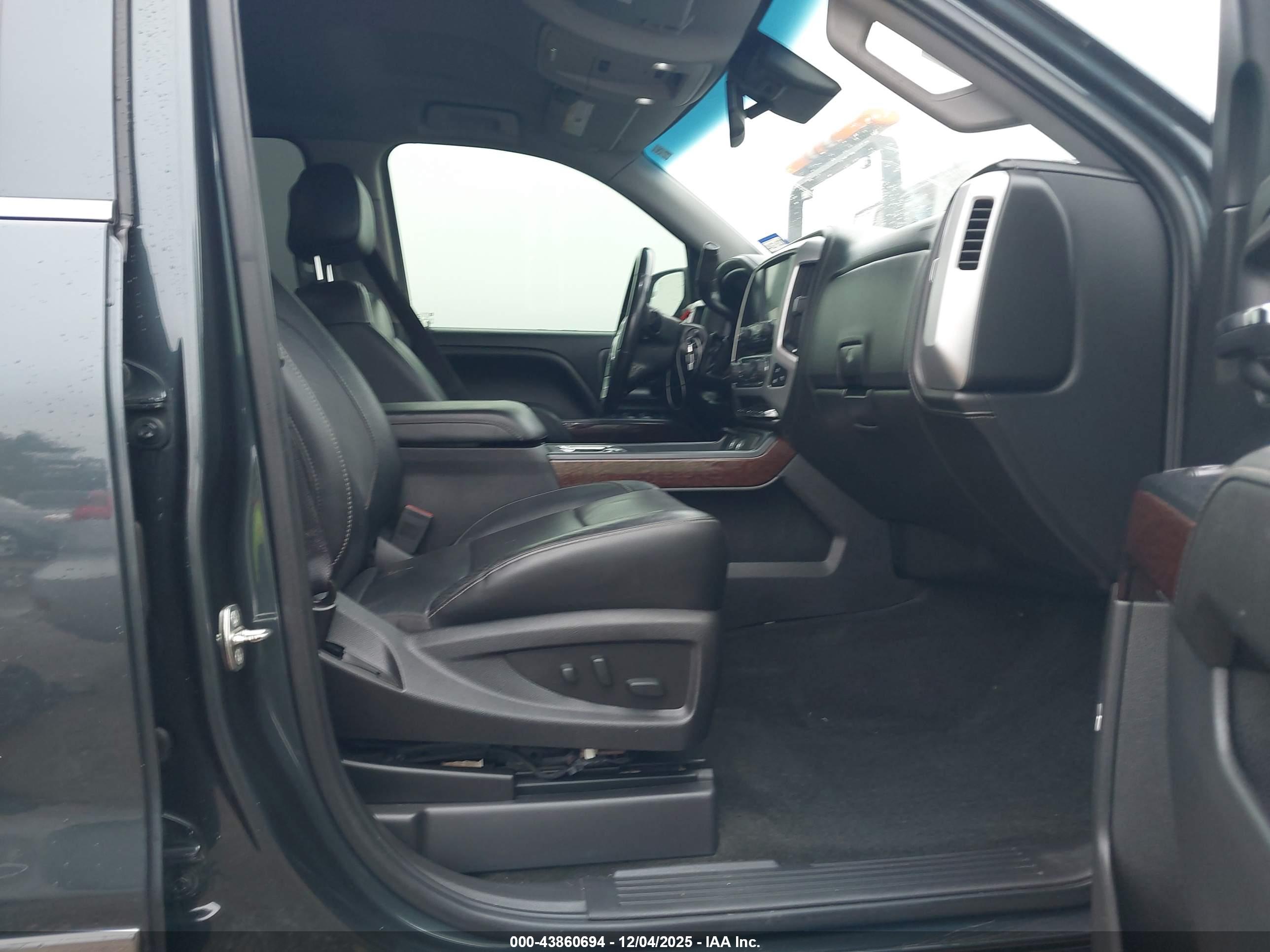 GMC SIERRA image 5