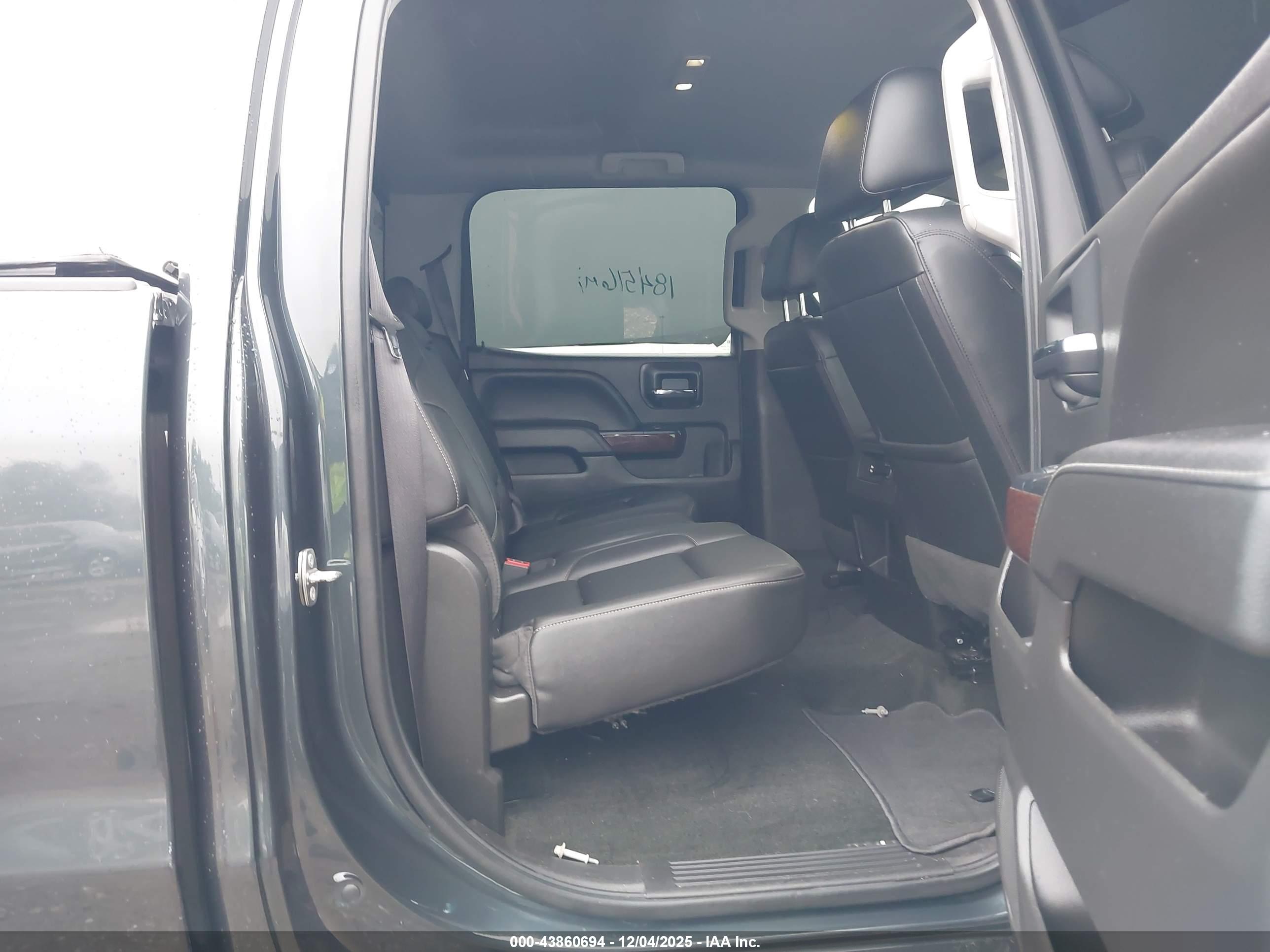GMC SIERRA image 8