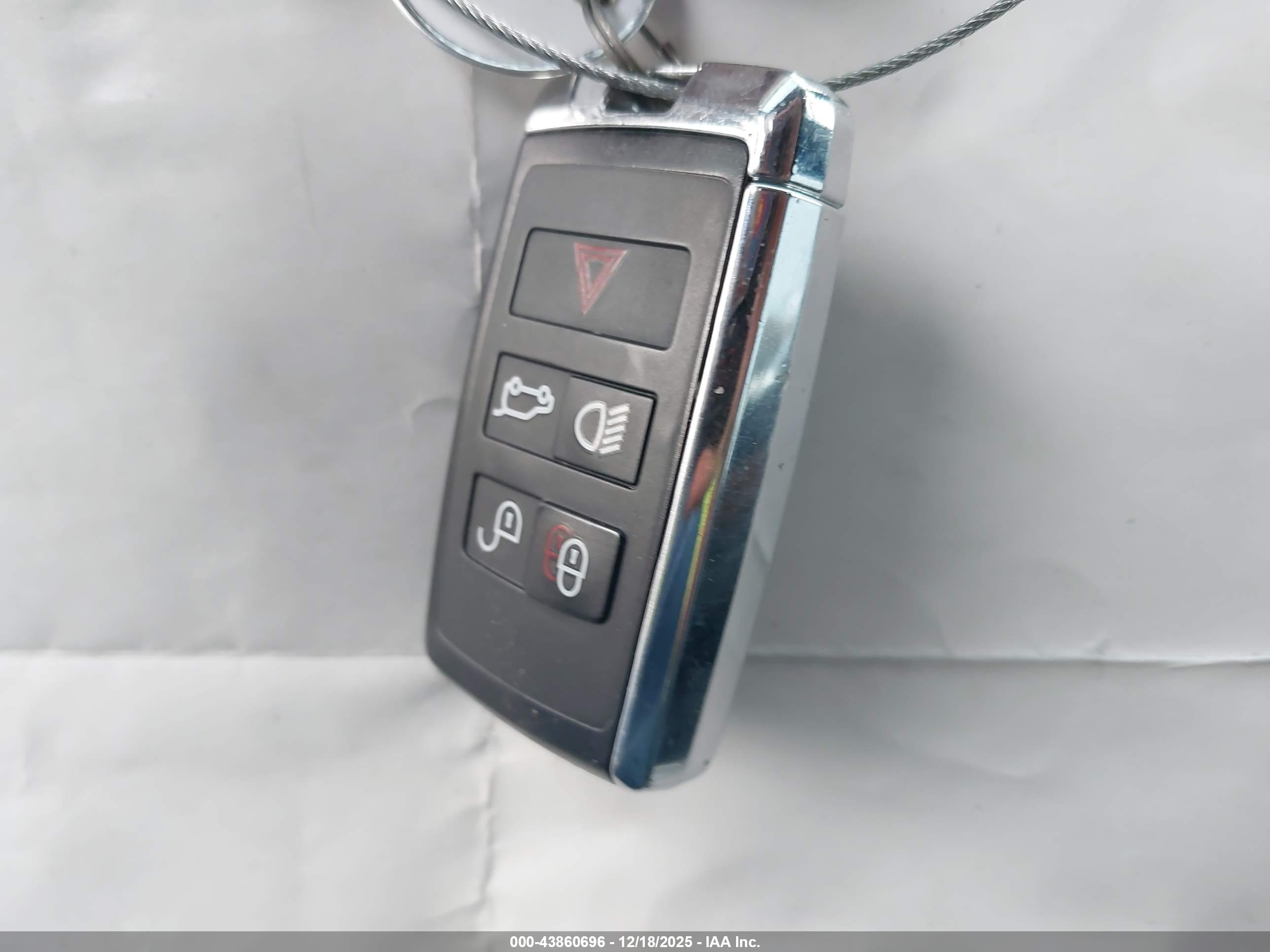 LAND ROVER image 11