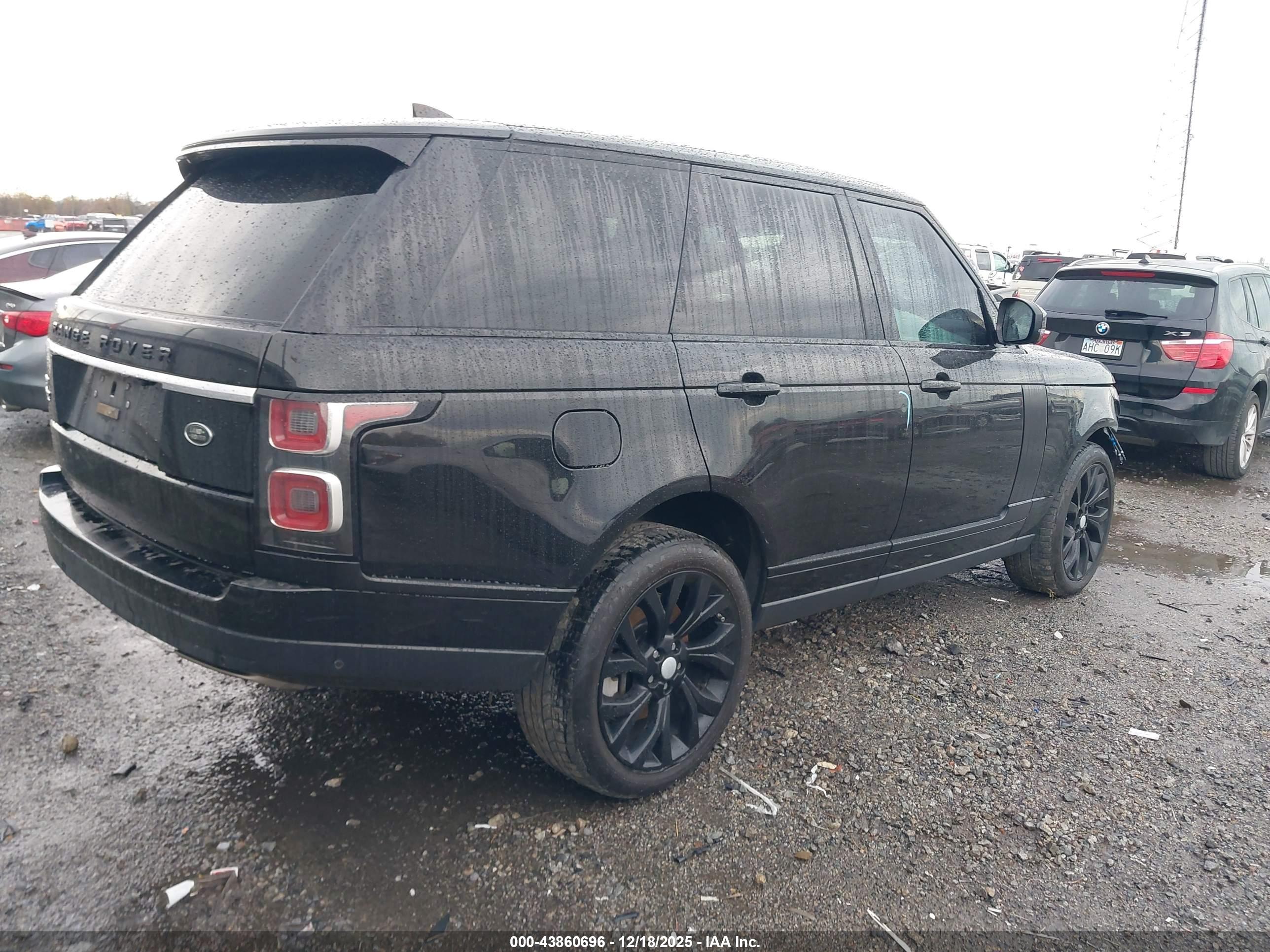 LAND ROVER image 4
