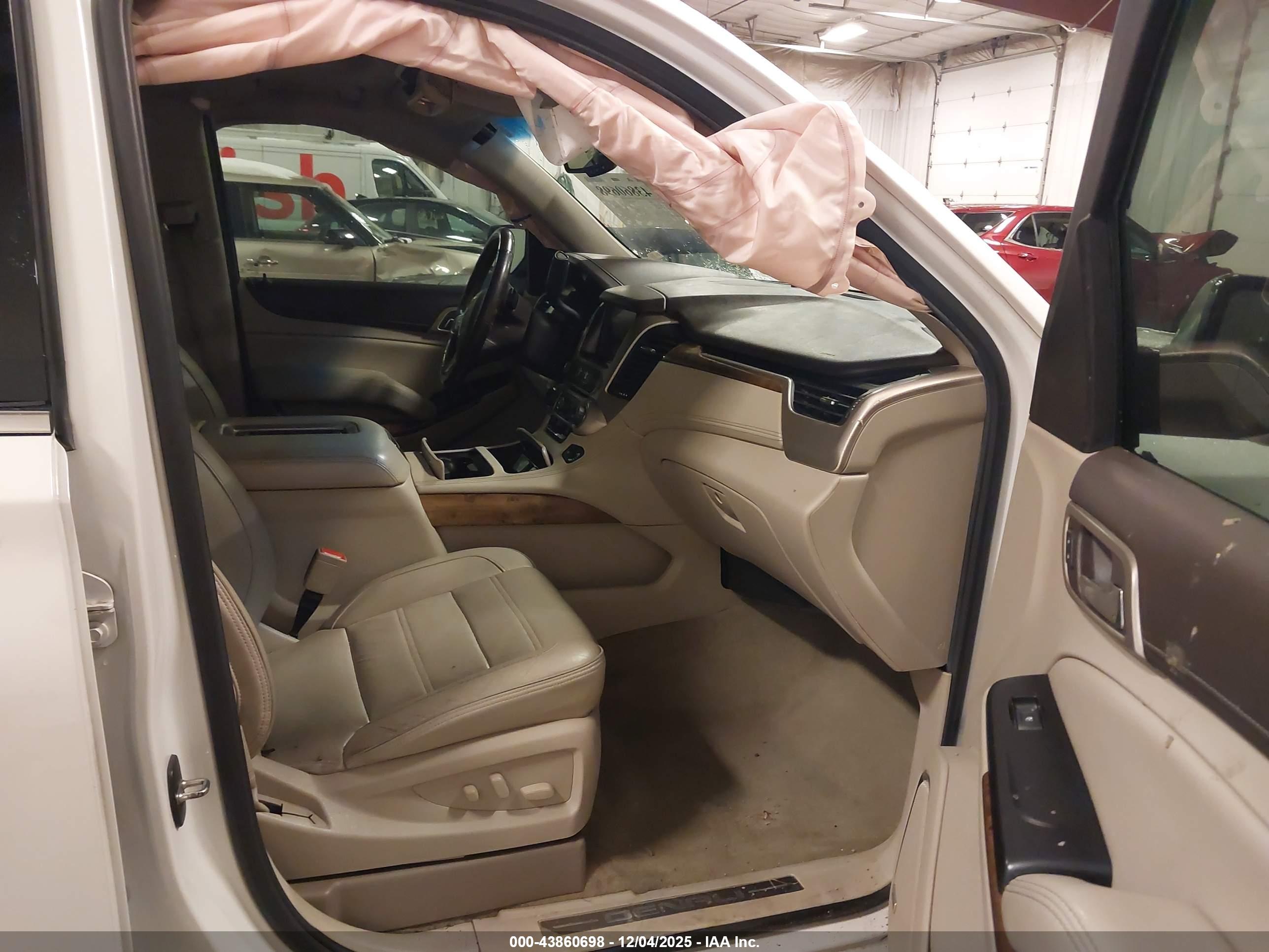 GMC YUKON image 5