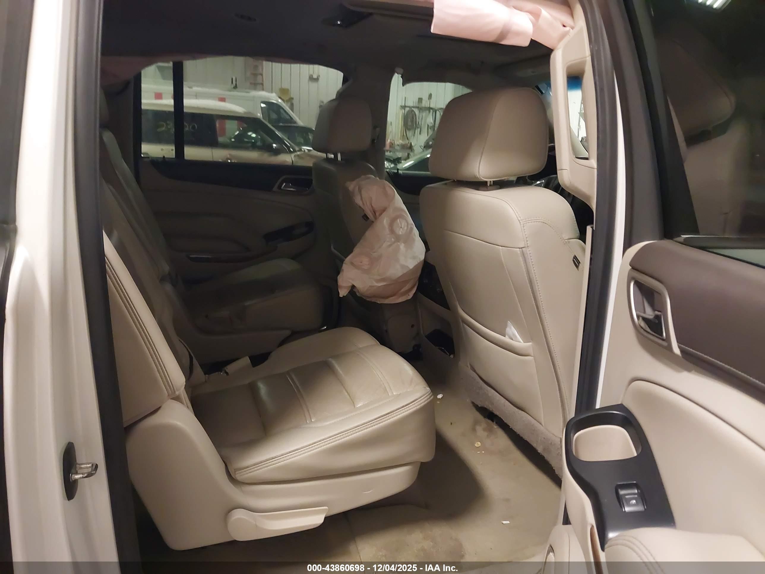 GMC YUKON image 8