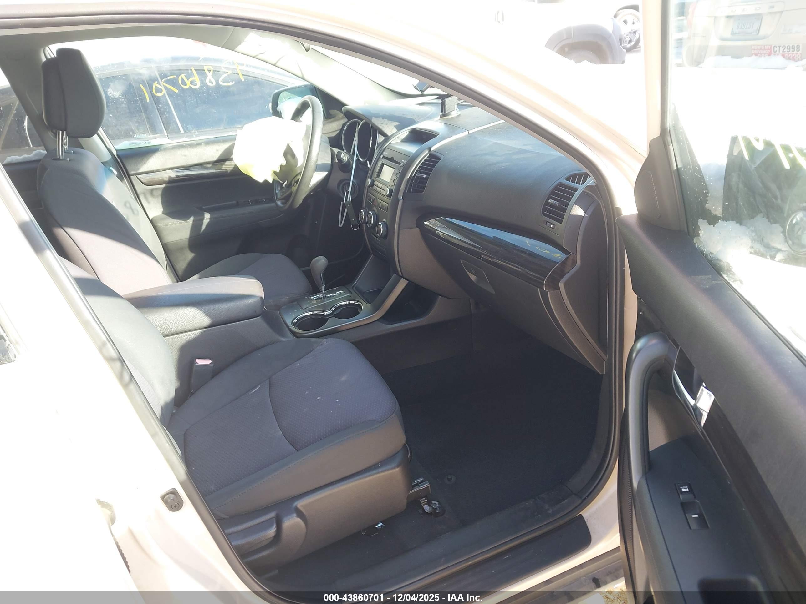 KIA SORENTO image 5