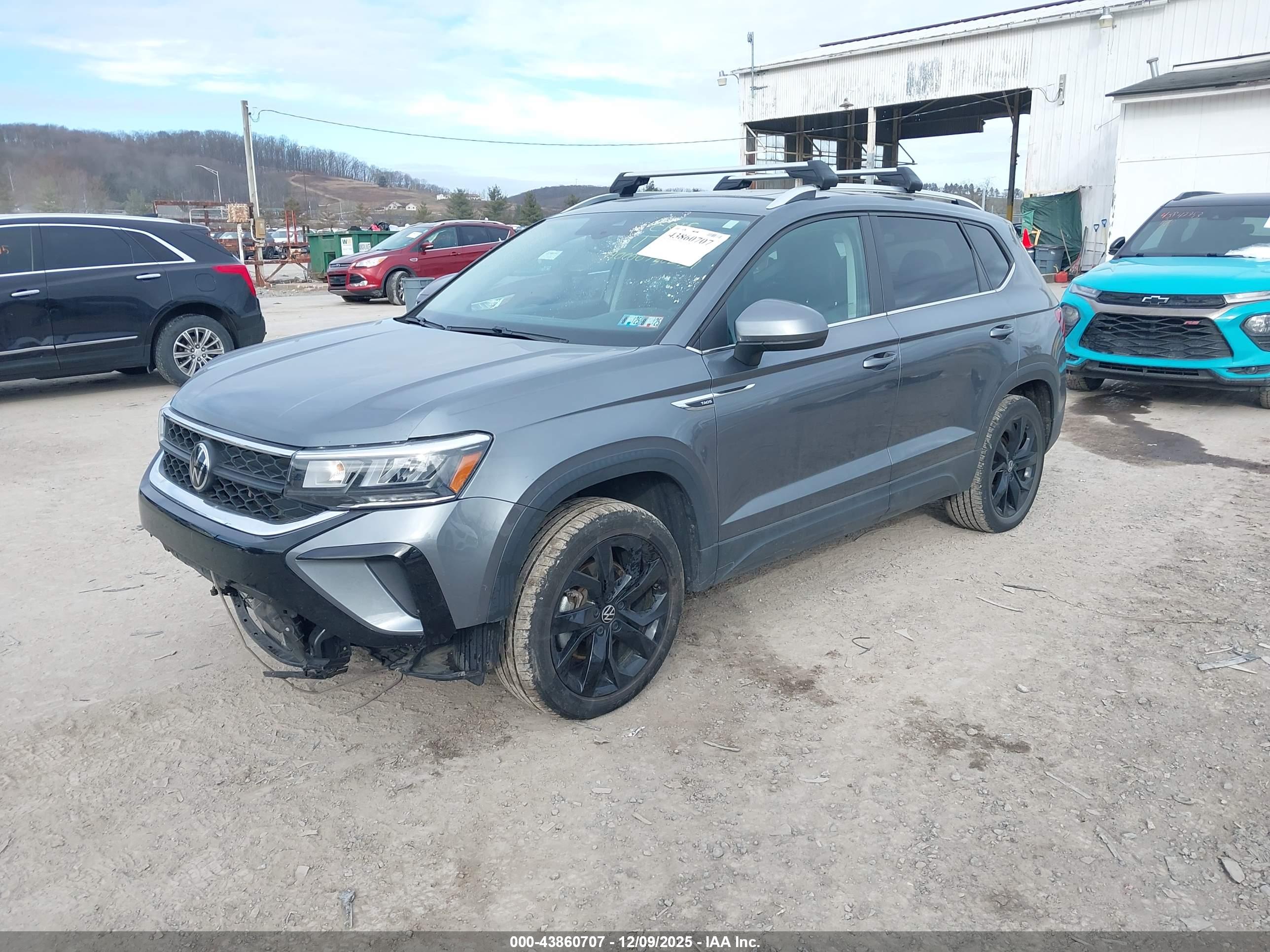 VOLKSWAGEN TAOS image 2