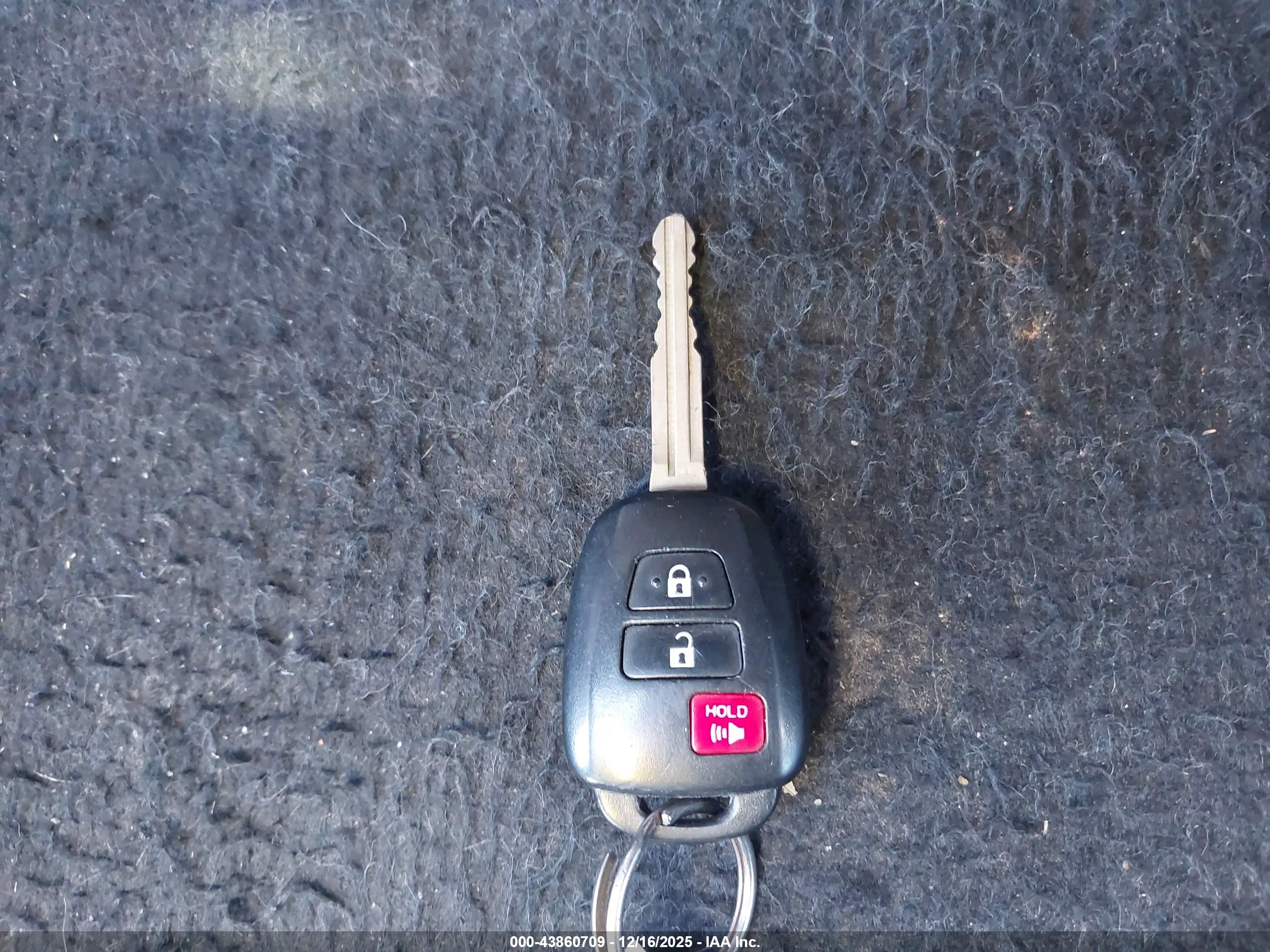 TOYOTA RAV4 image 11