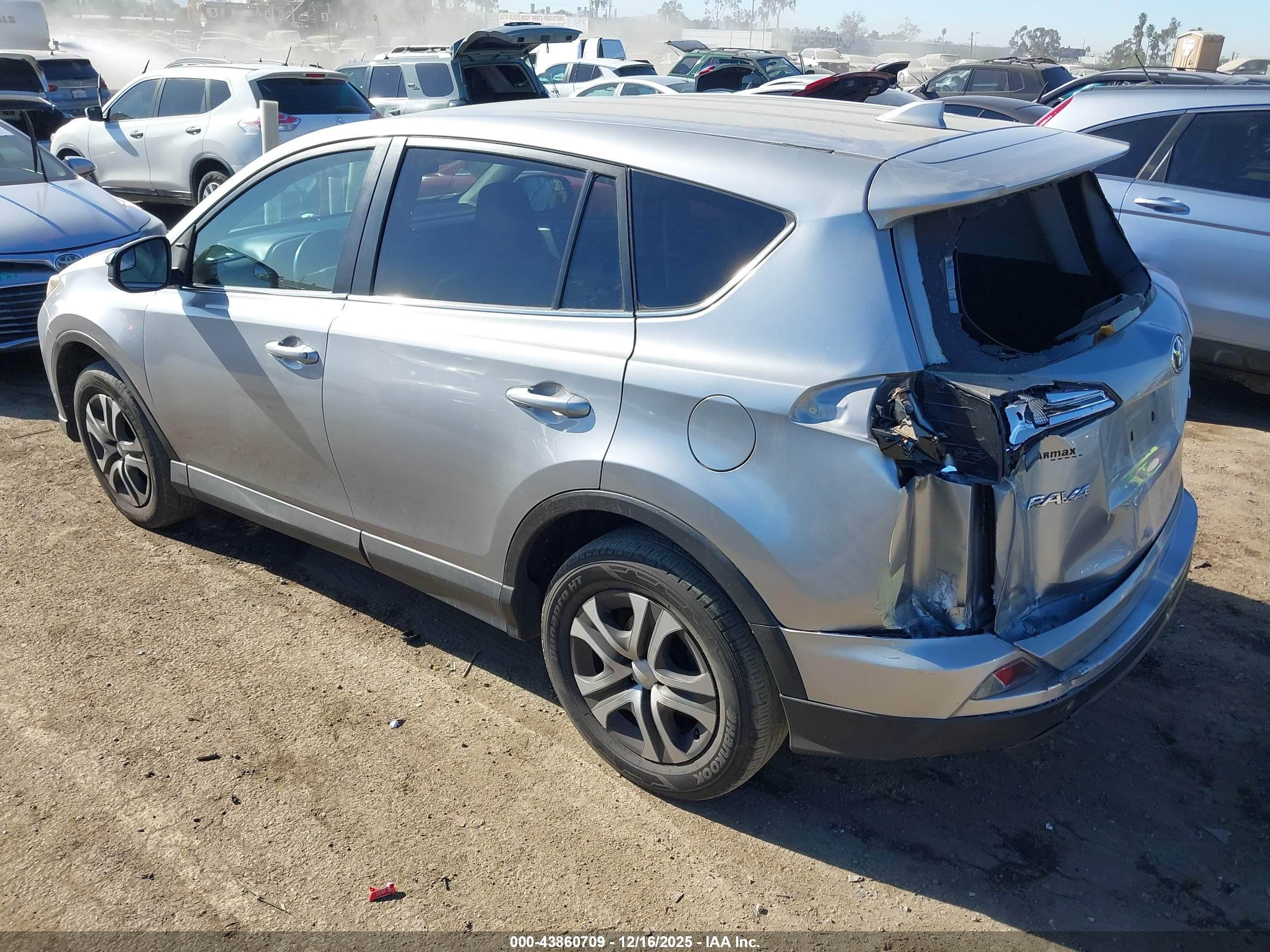 TOYOTA RAV4 image 3