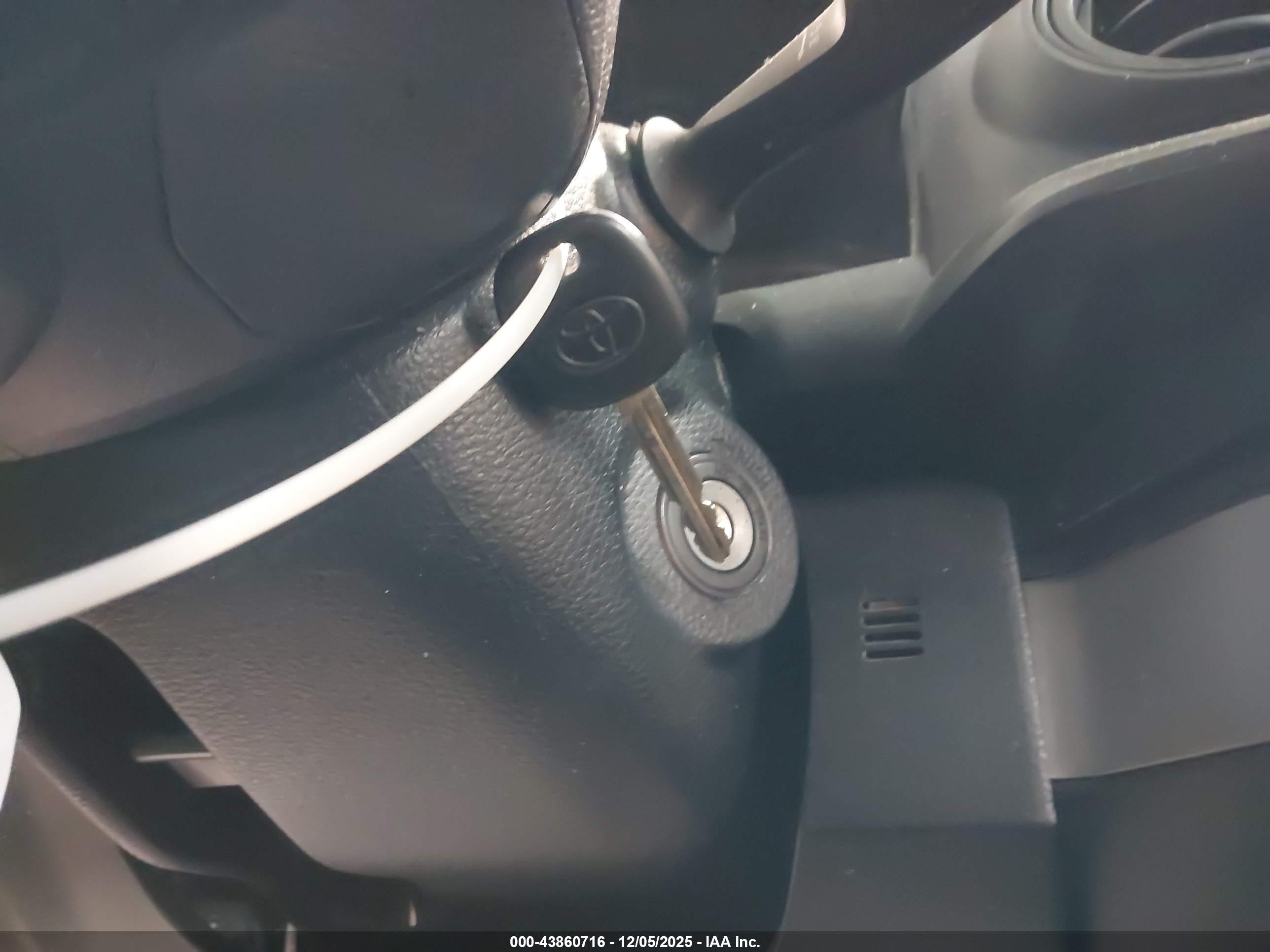 TOYOTA TACOMA image 11