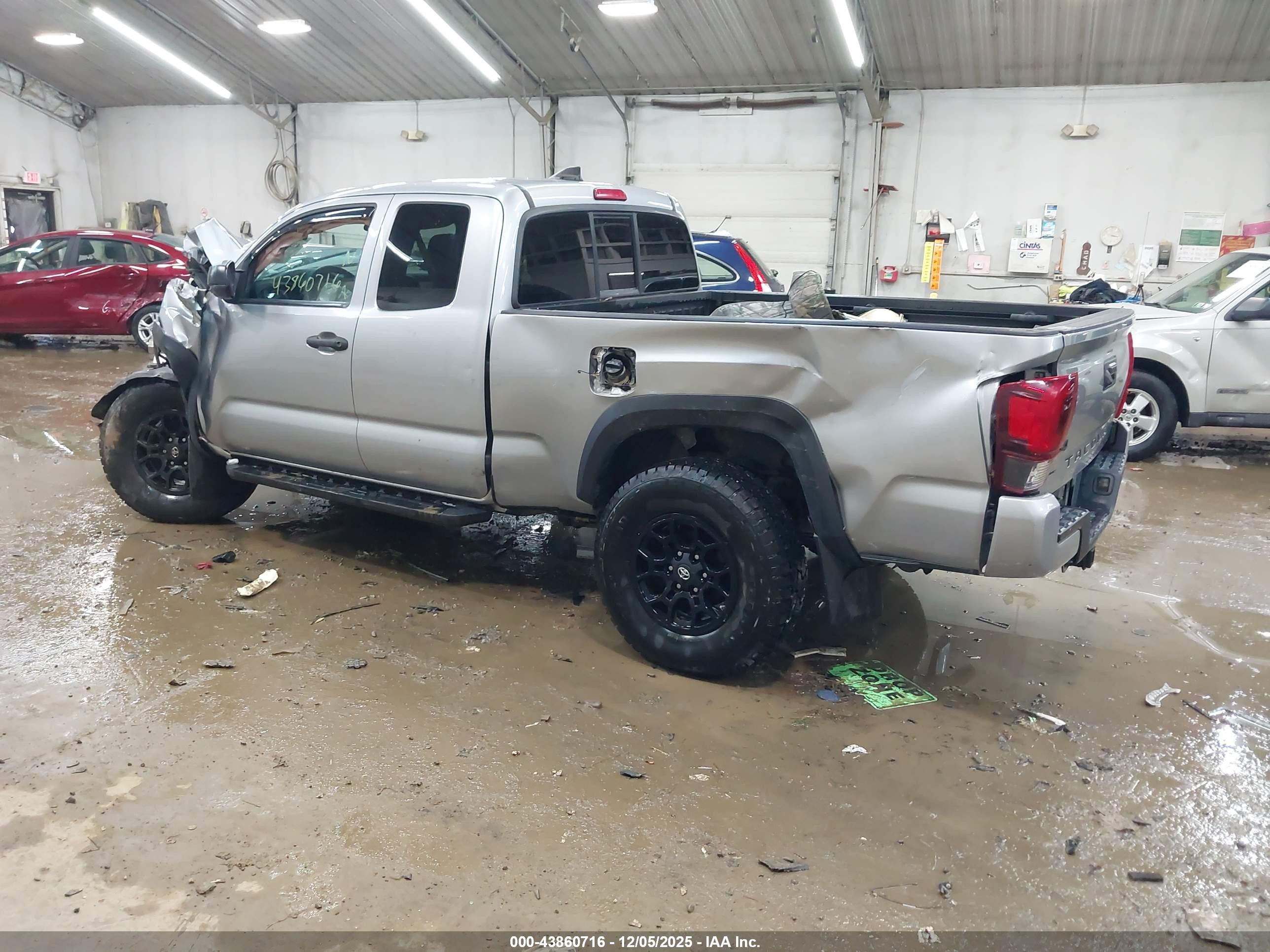 TOYOTA TACOMA image 3