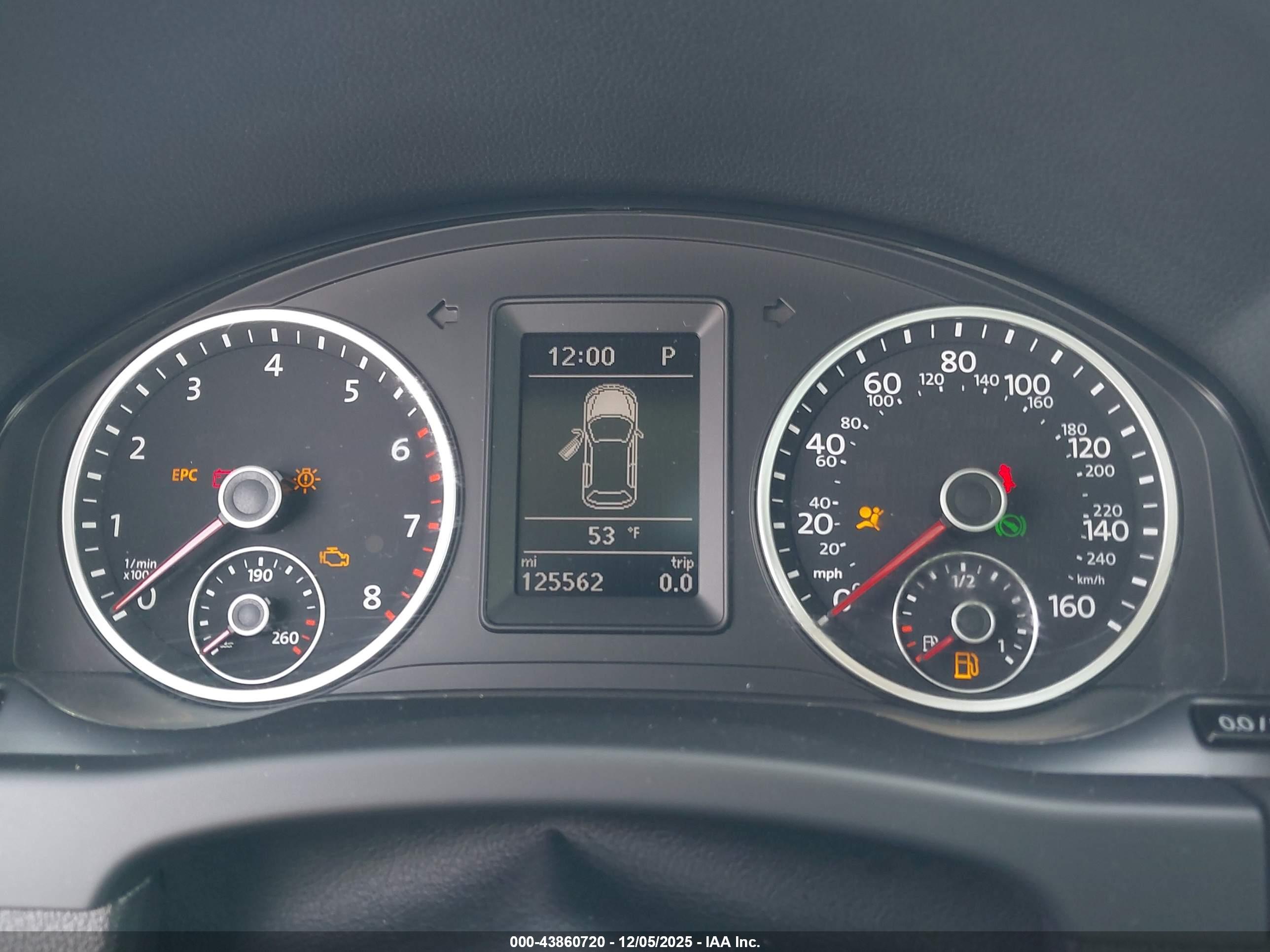VOLKSWAGEN TIGUAN image 7
