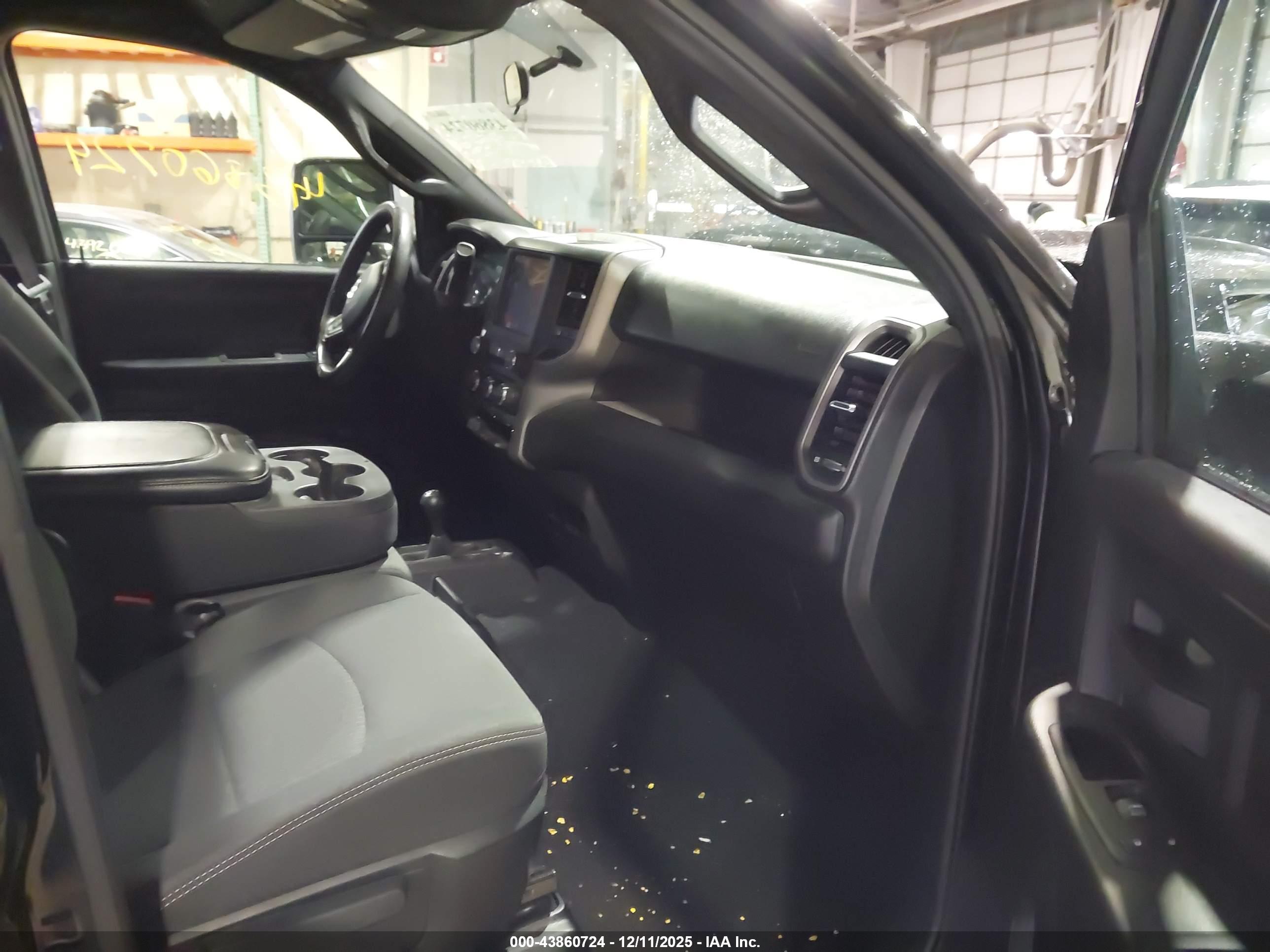 RAM 2500 image 5