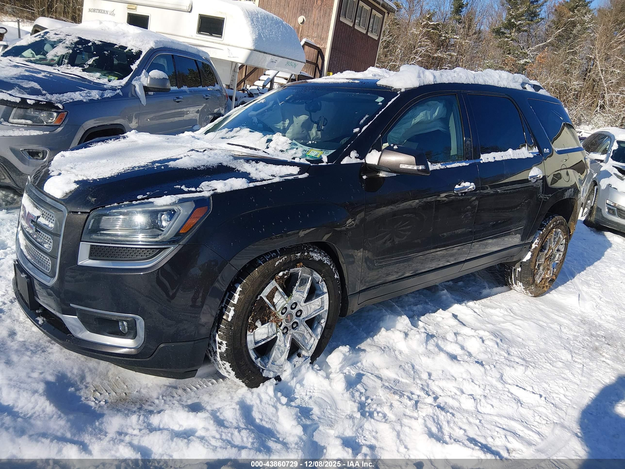GMC ACADIA image 2