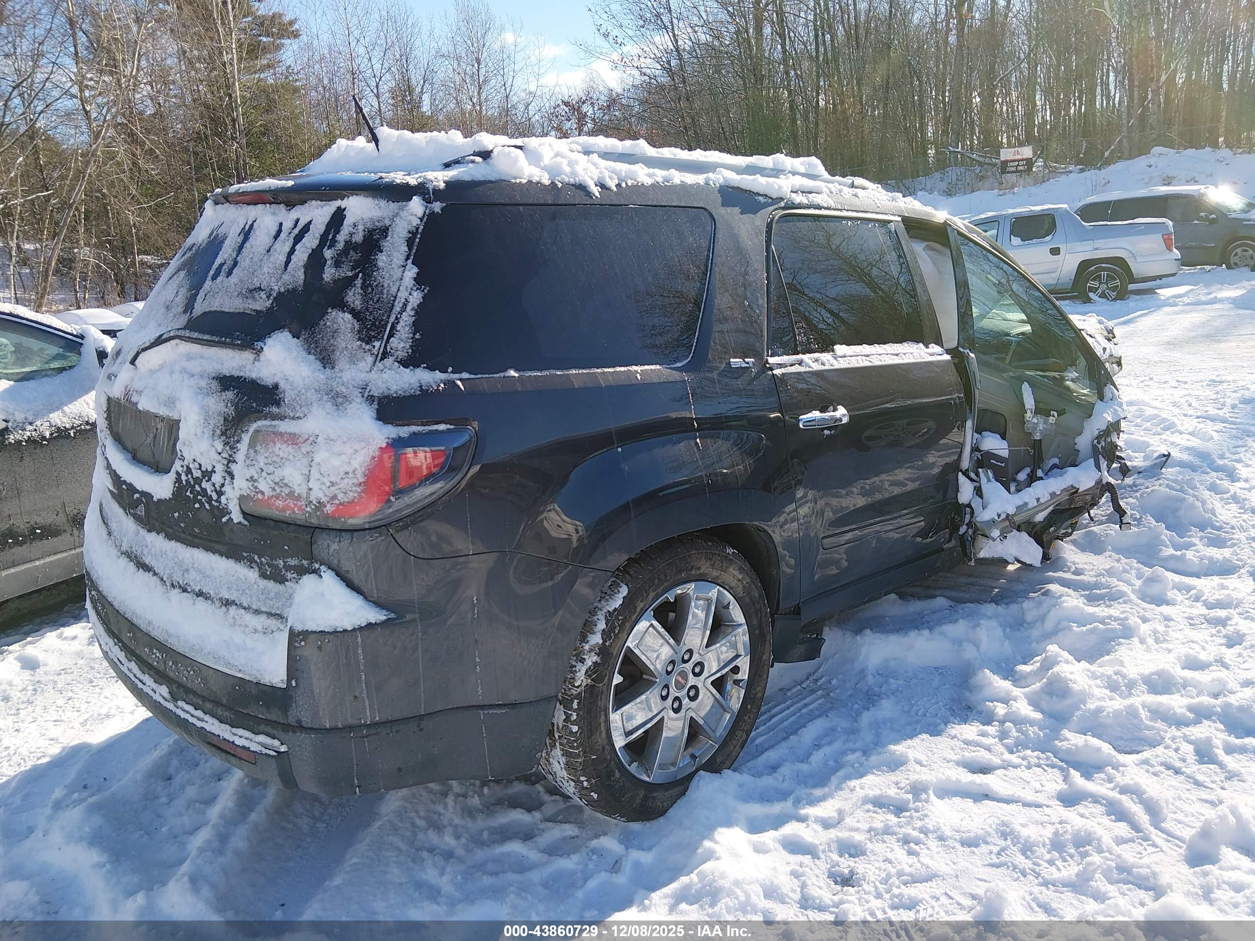 GMC ACADIA image 4