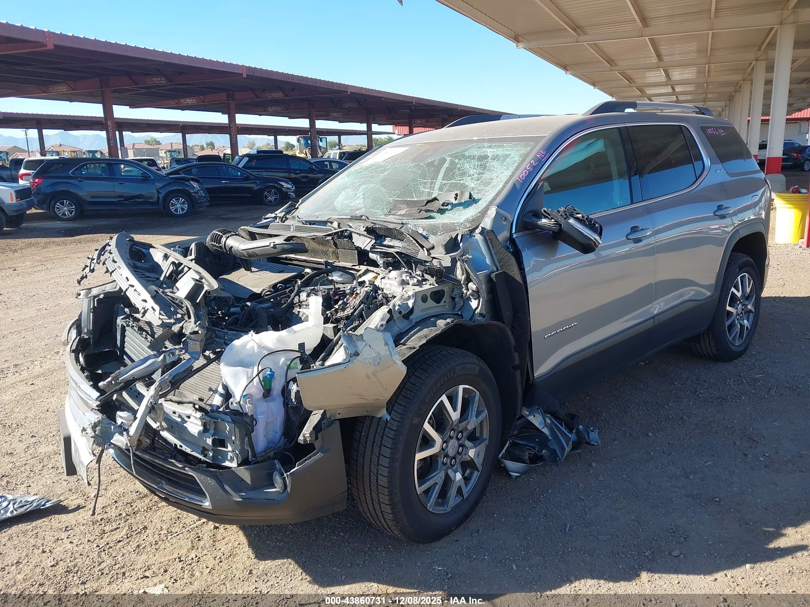 GMC ACADIA image 2