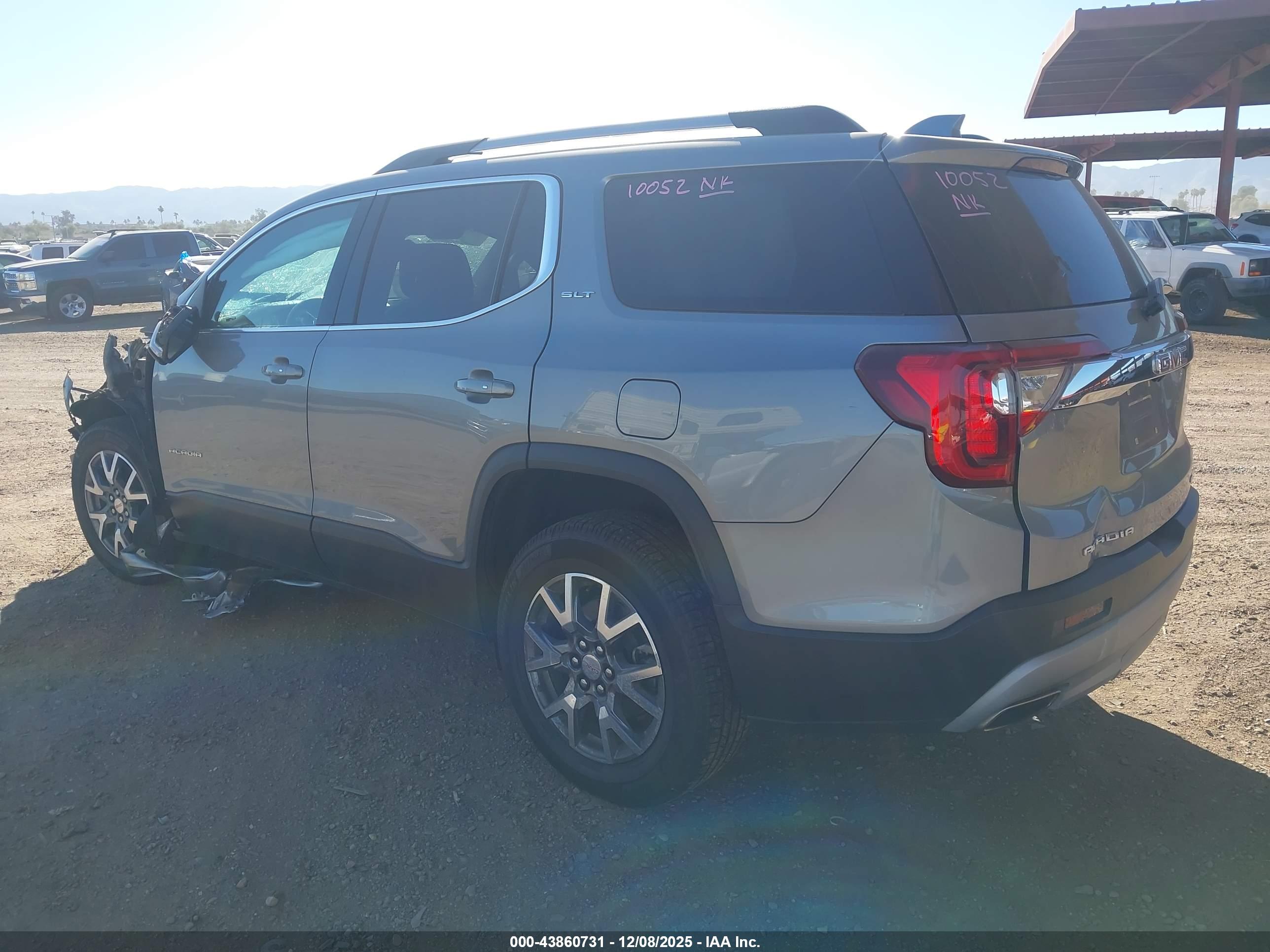 GMC ACADIA image 3
