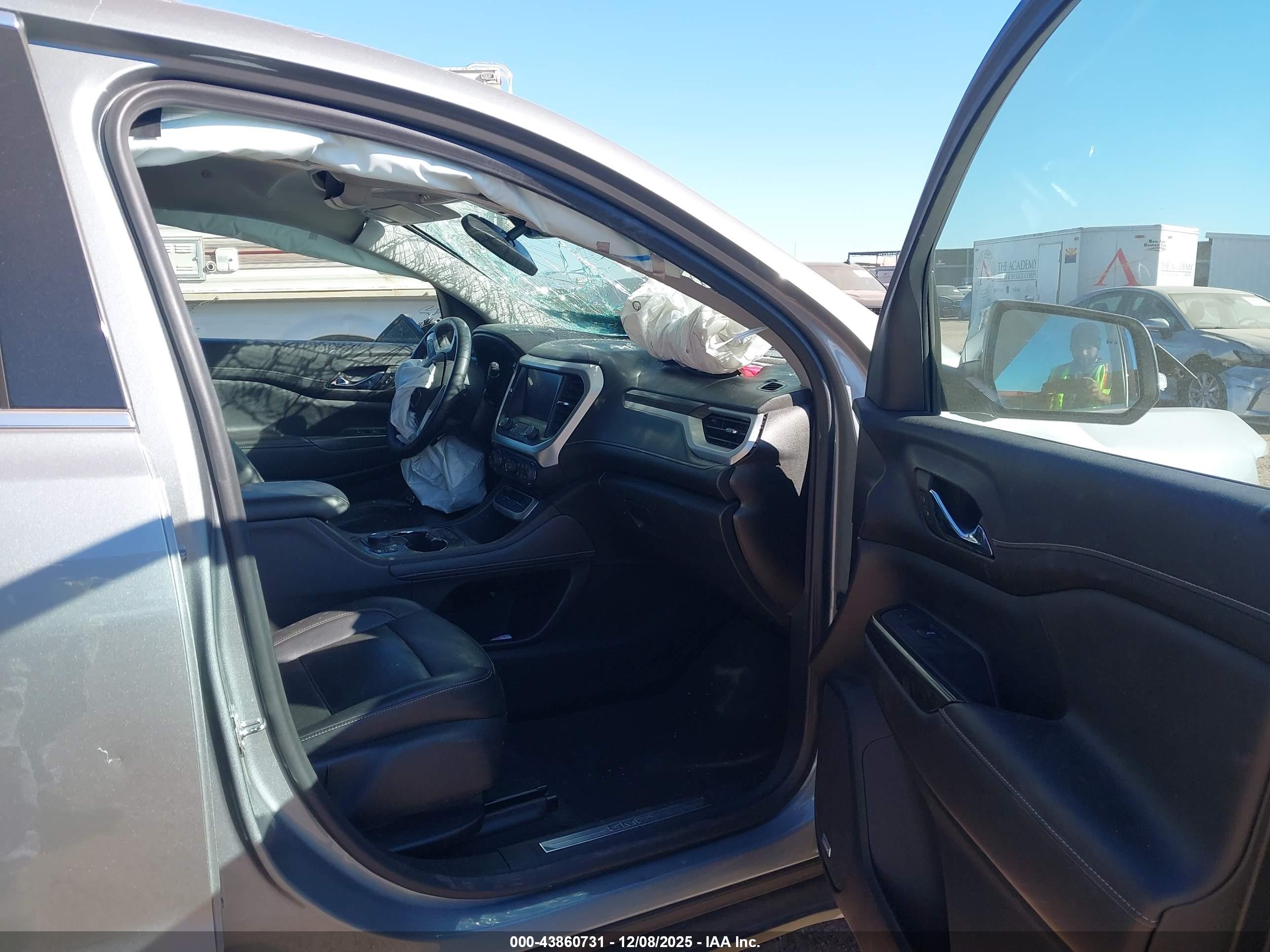 GMC ACADIA image 5